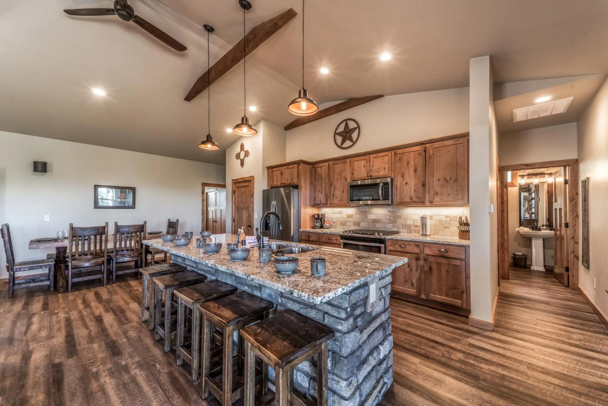 Kitchen or kitchenette in Wine Top