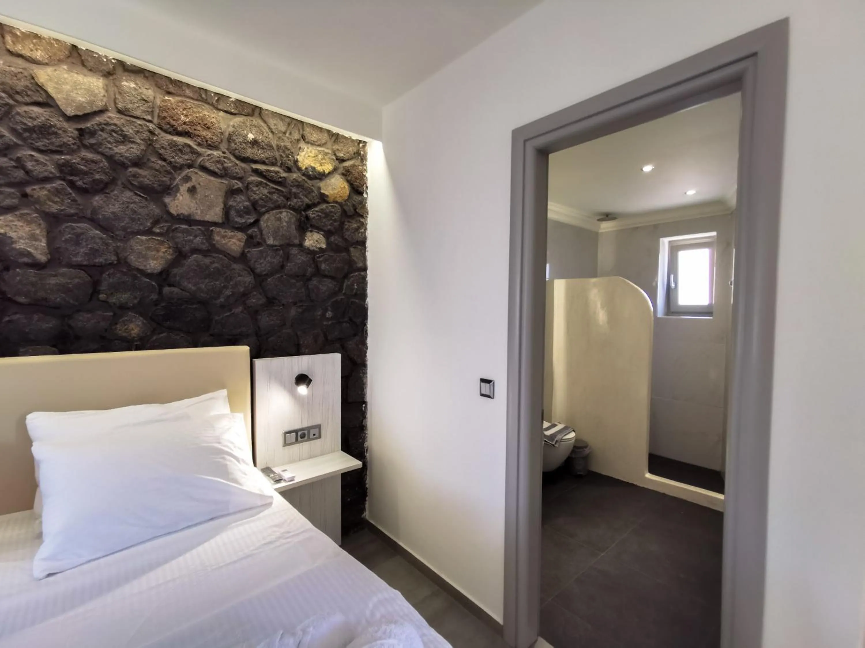 Bed in Noir Santorini
