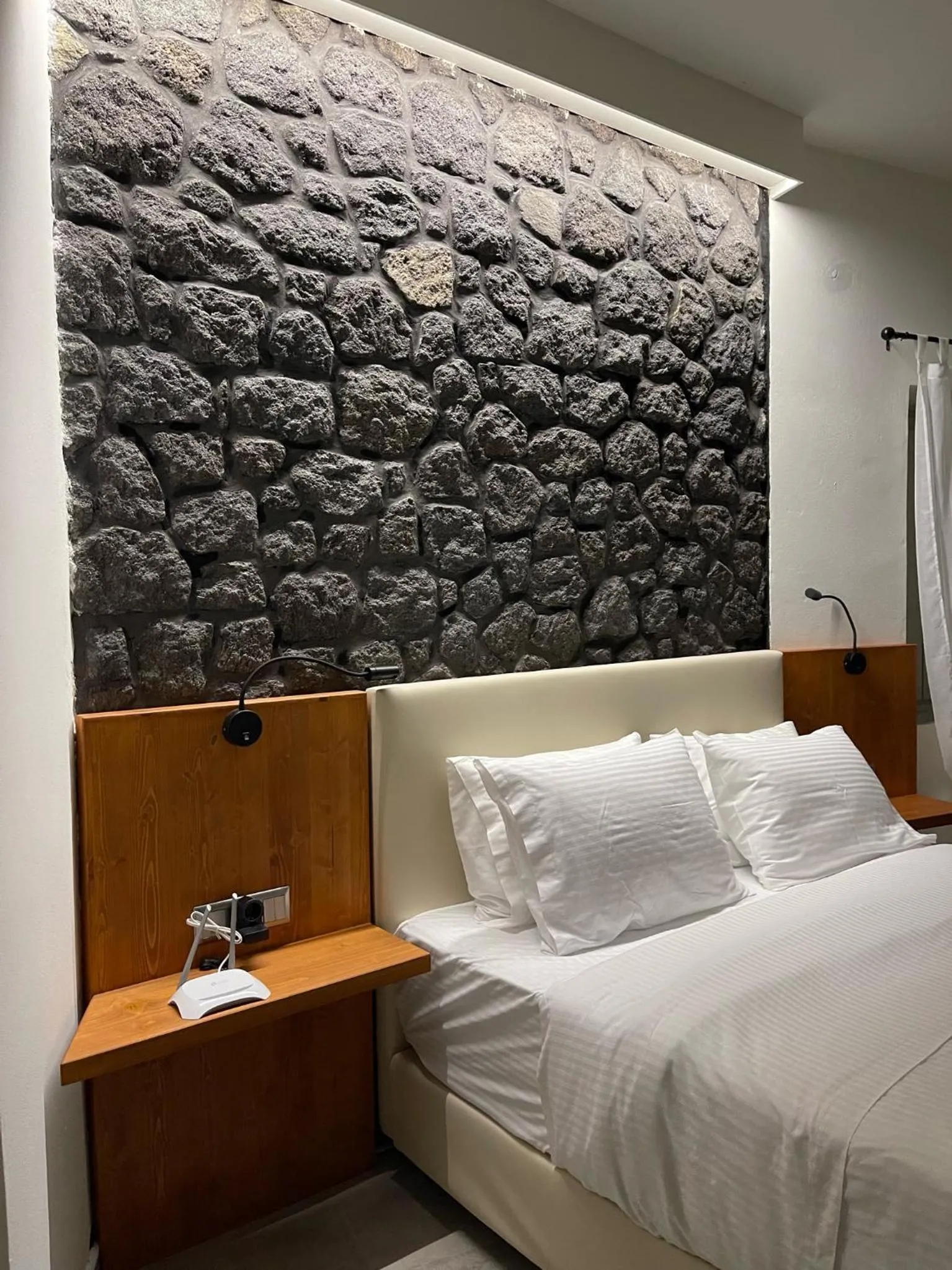 Bed in Noir Santorini