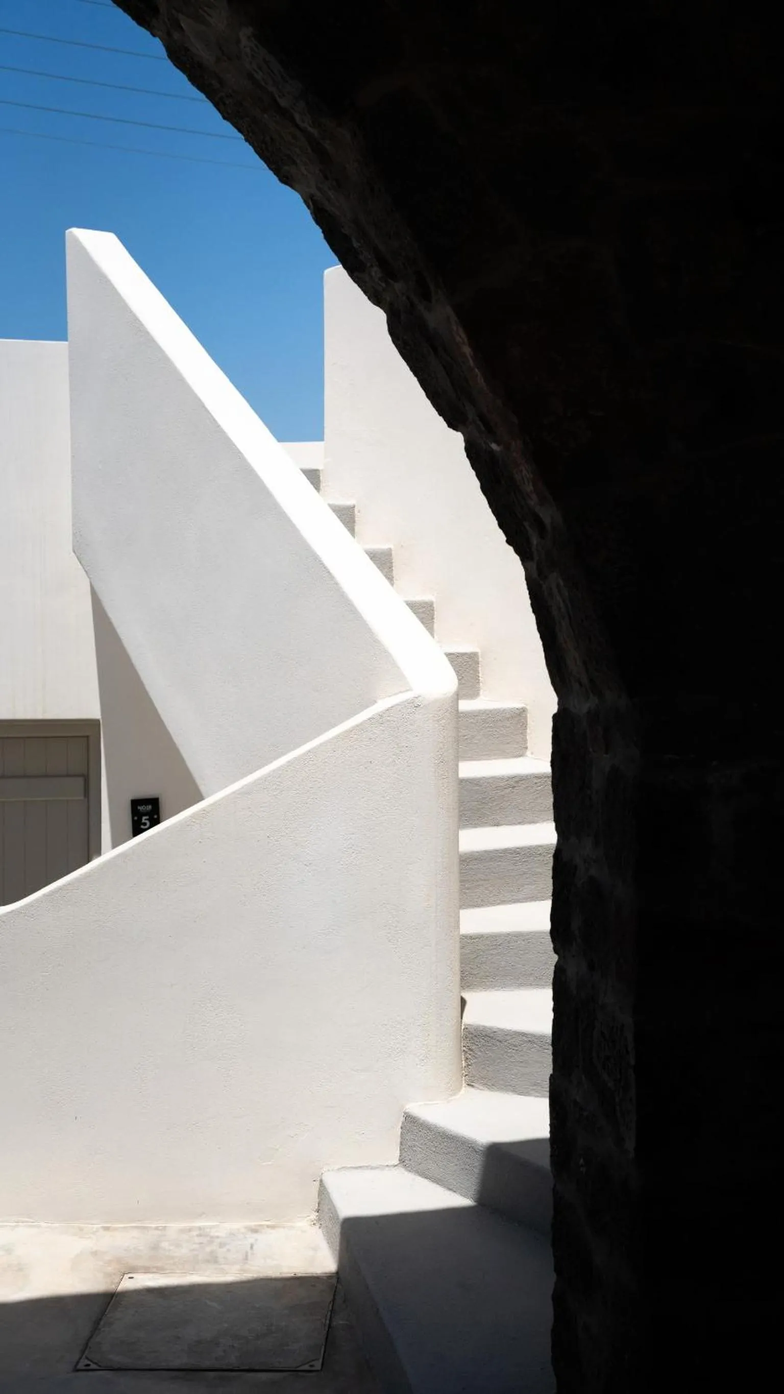 Day in Noir Santorini