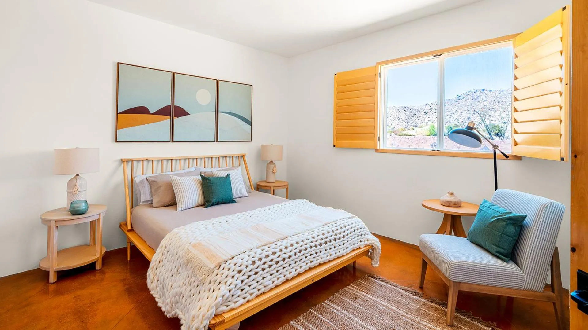 Bedroom, Bed in Desert villa with great views, hot tub and mini-golf