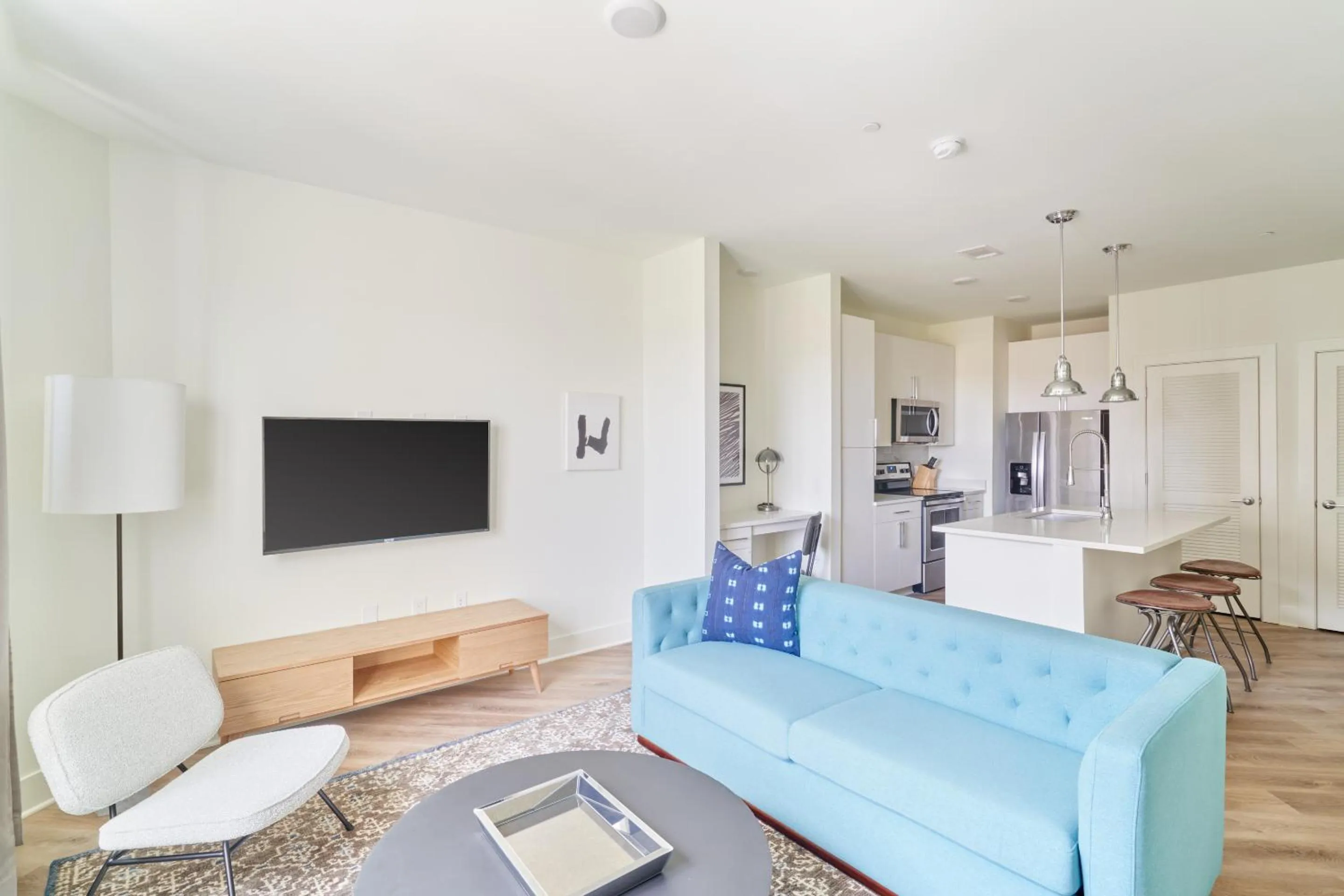 Queen Suite in LC SoBro