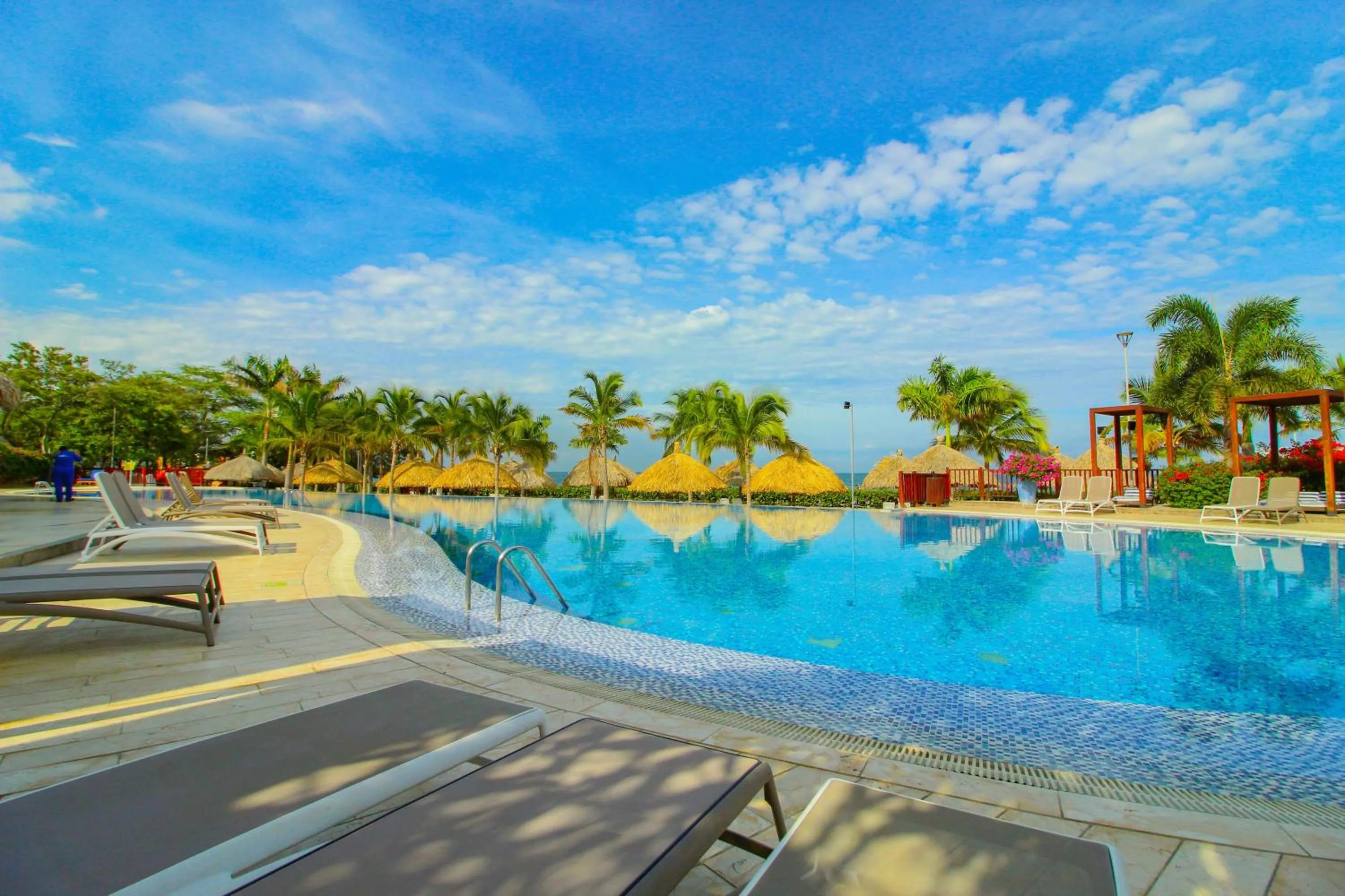 Swimming pool in Apartasuites Samaria - Club de Playa