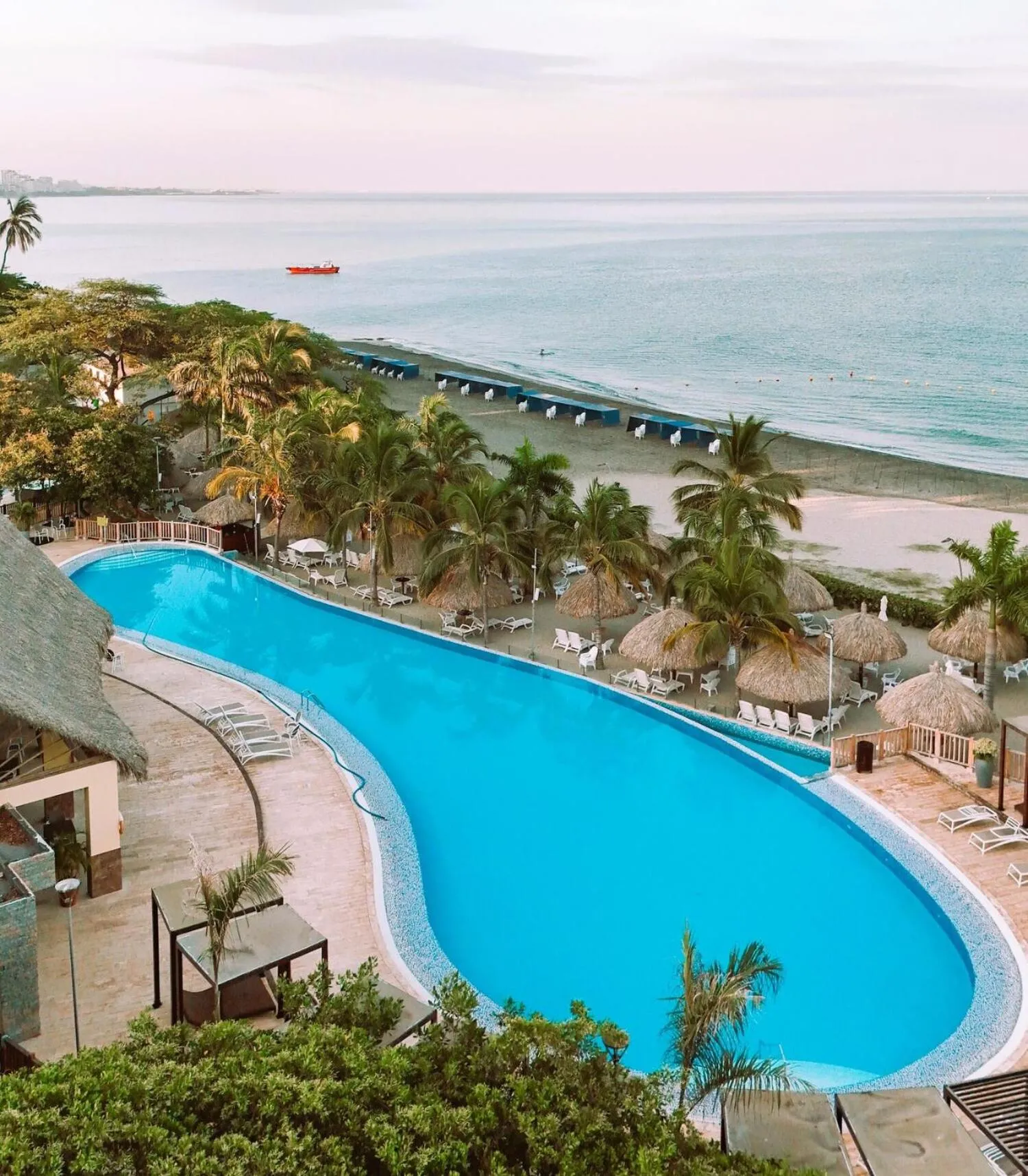 Swimming pool in Apartasuites Samaria - Club de Playa