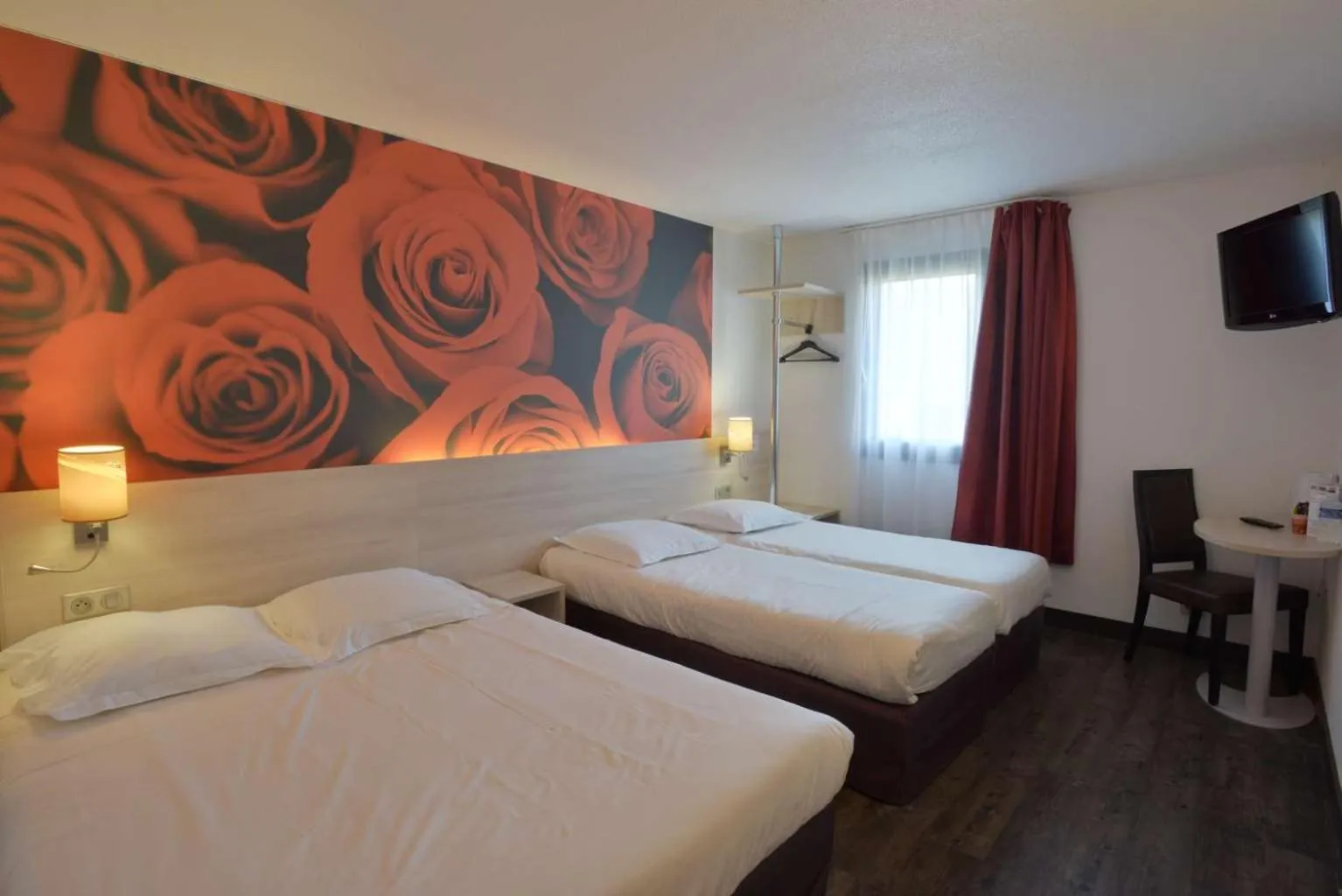 Bedroom, Bed in Brit Hotel Essentiel de Granville