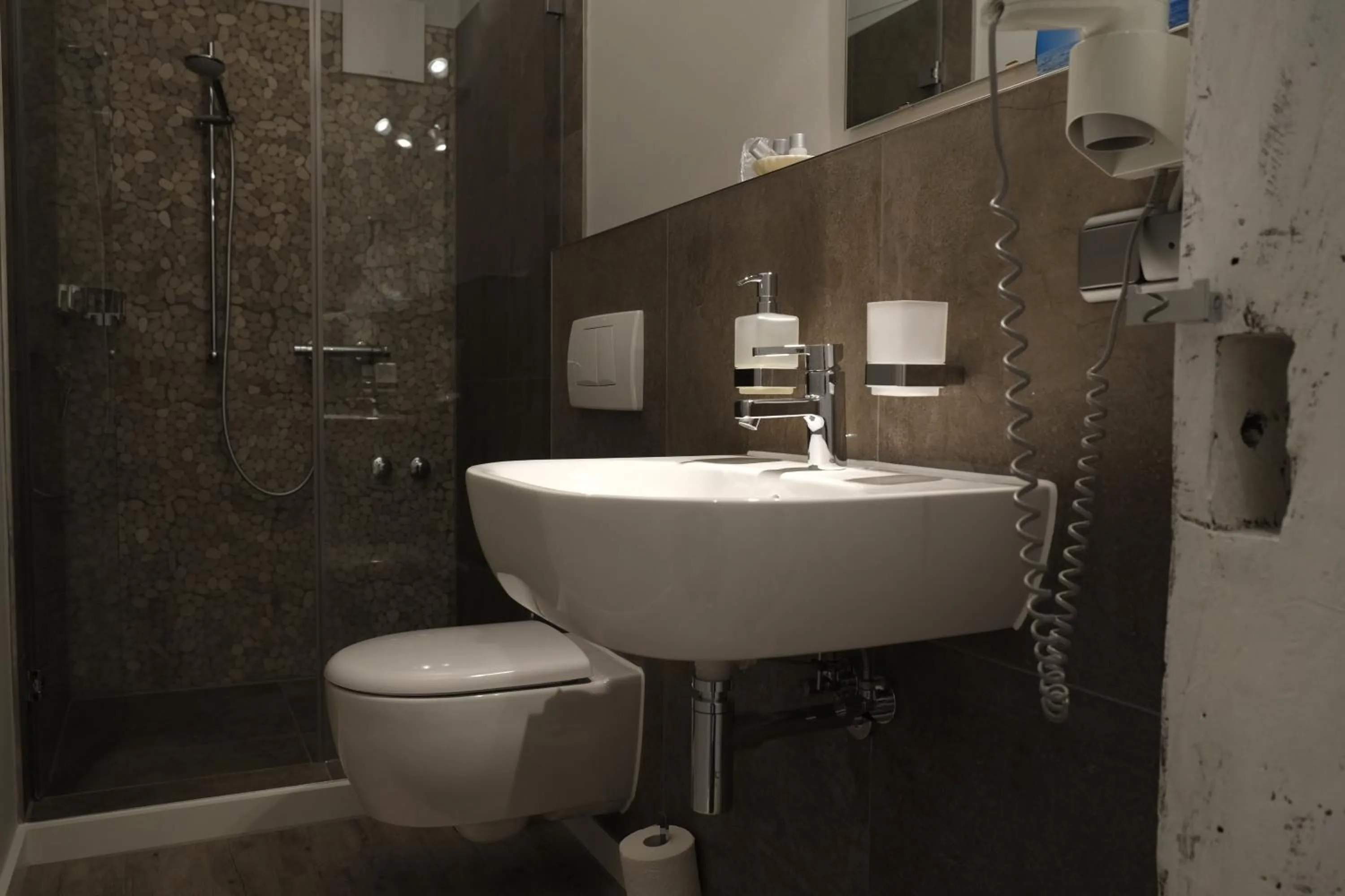 Bathroom in Hotel Brunnenhof International