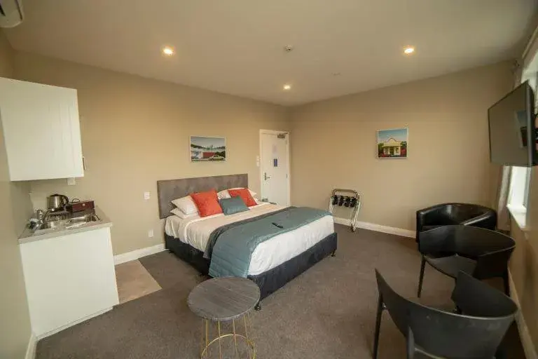 King Suite in The Amberley Hotel King Suite in The Amberley Hotel