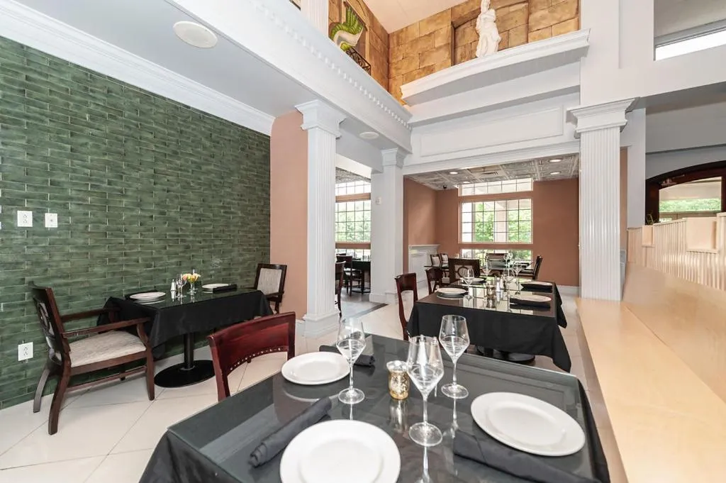 Restaurant/places to eat in Bellissimo Hotel, Trademark by Wyndham Near Foxwoods Casino