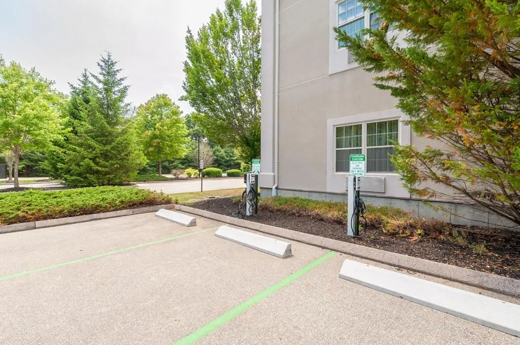 Parking in Bellissimo Hotel, Trademark by Wyndham Near Foxwoods Casino