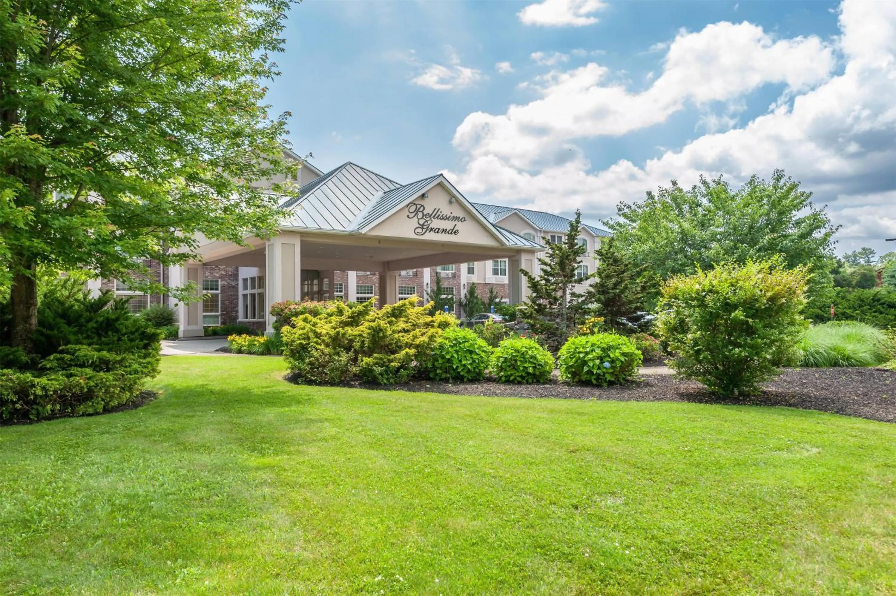 Property building in Bellissimo Hotel, Trademark by Wyndham Near Foxwoods Casino