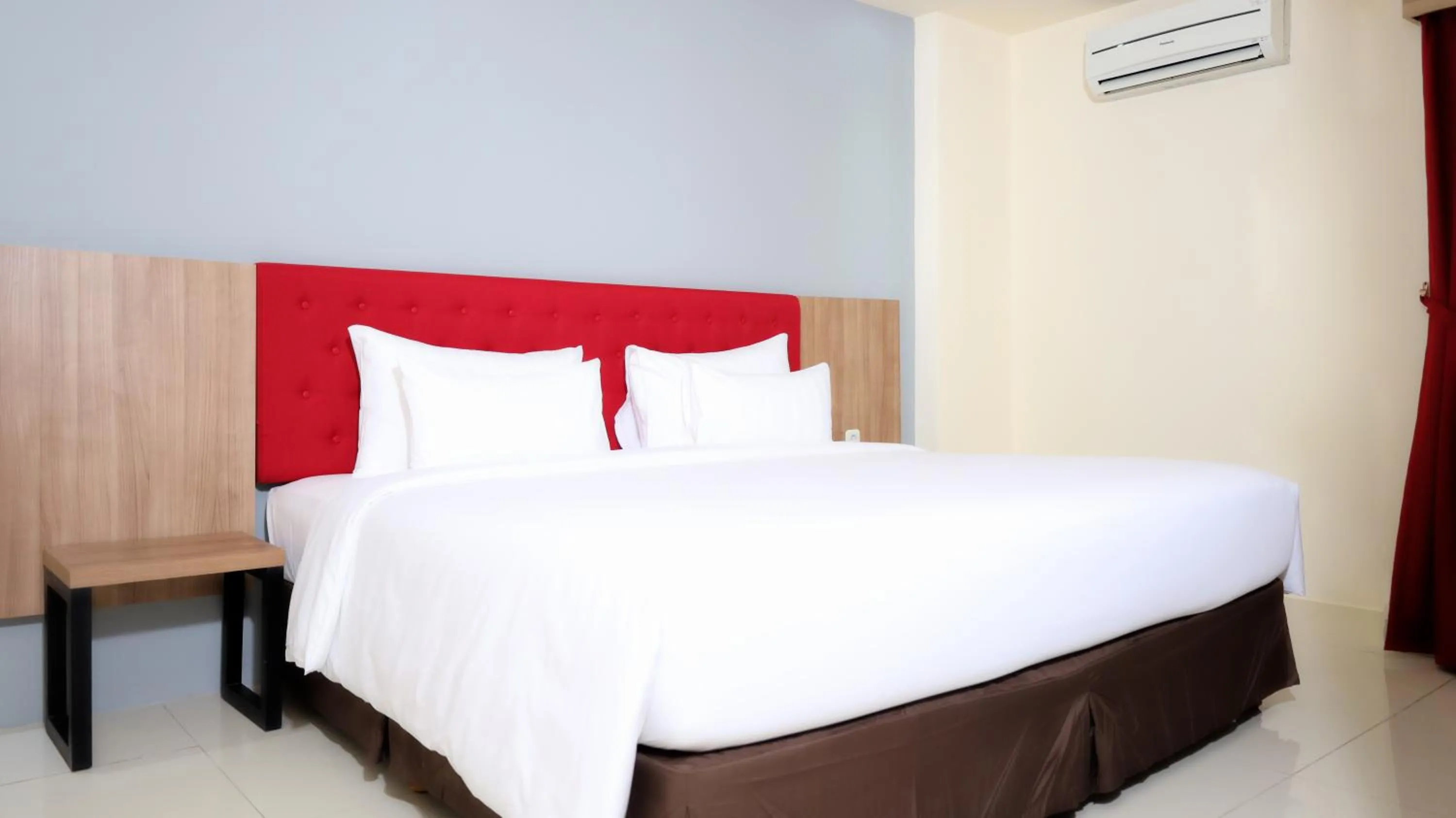 Photo of the whole room, Bed in Moritz Hotel RSAB Harapan Kita