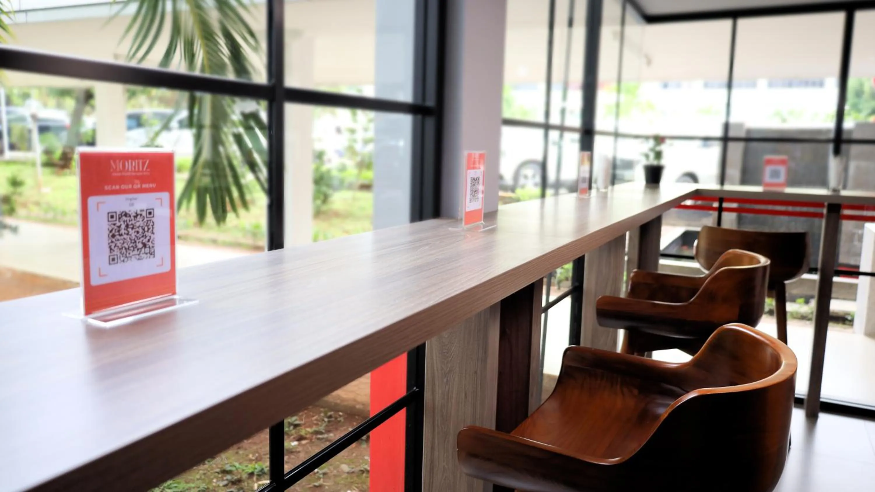 Restaurant/places to eat in Moritz Hotel RSAB Harapan Kita