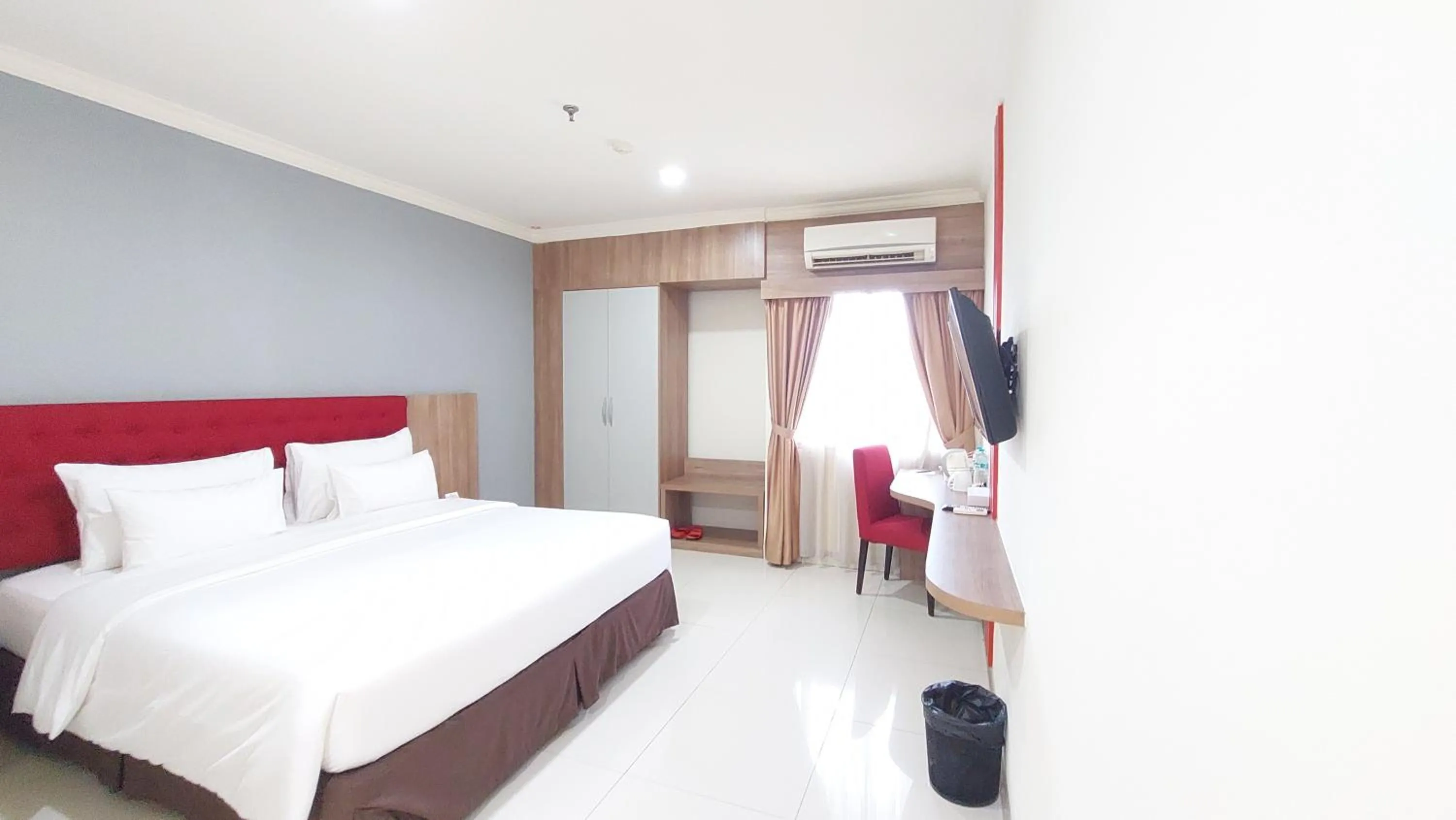 Photo of the whole room, Bed in Moritz Hotel RSAB Harapan Kita