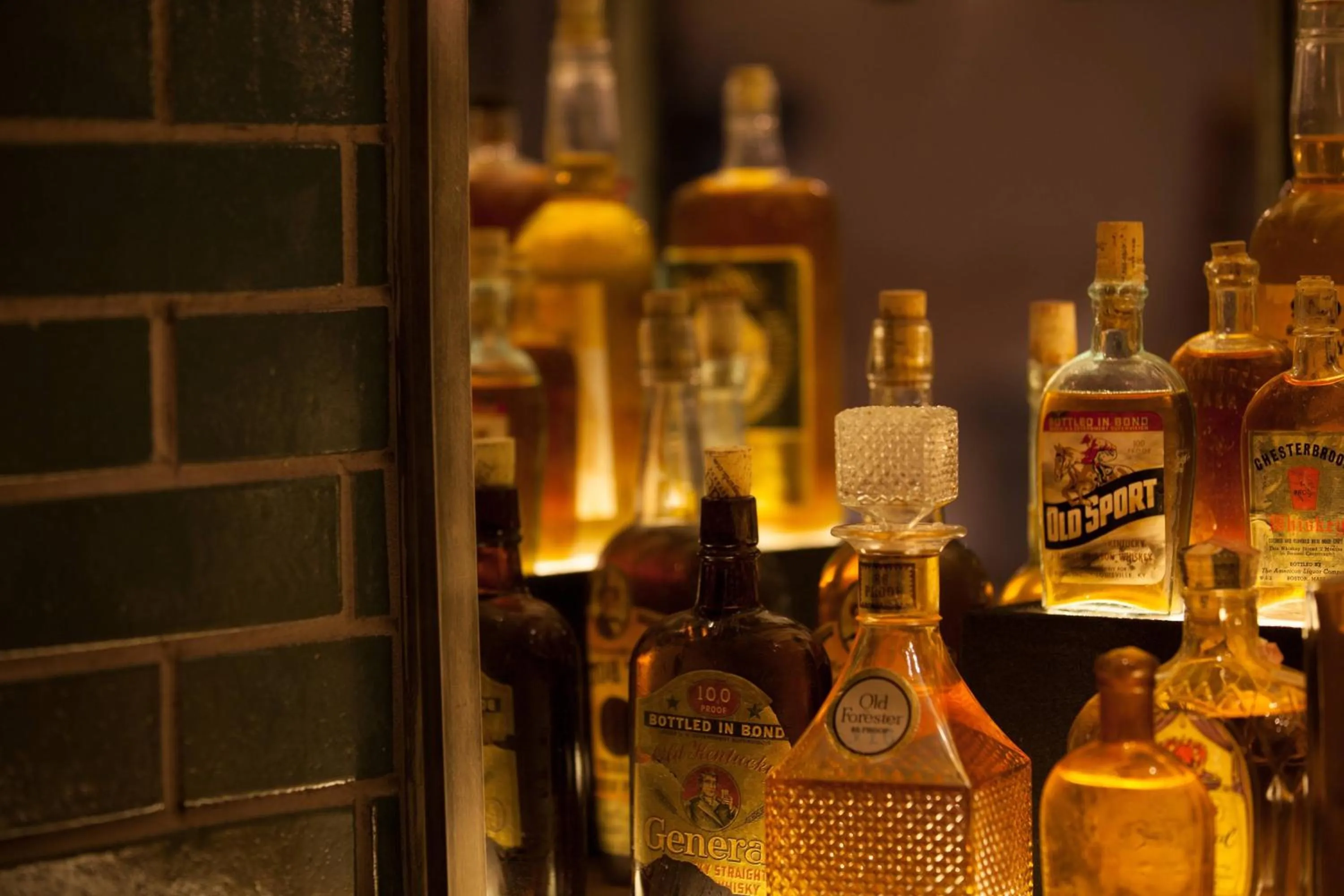 Lounge or bar in The Mayflower Hotel, Autograph Collection