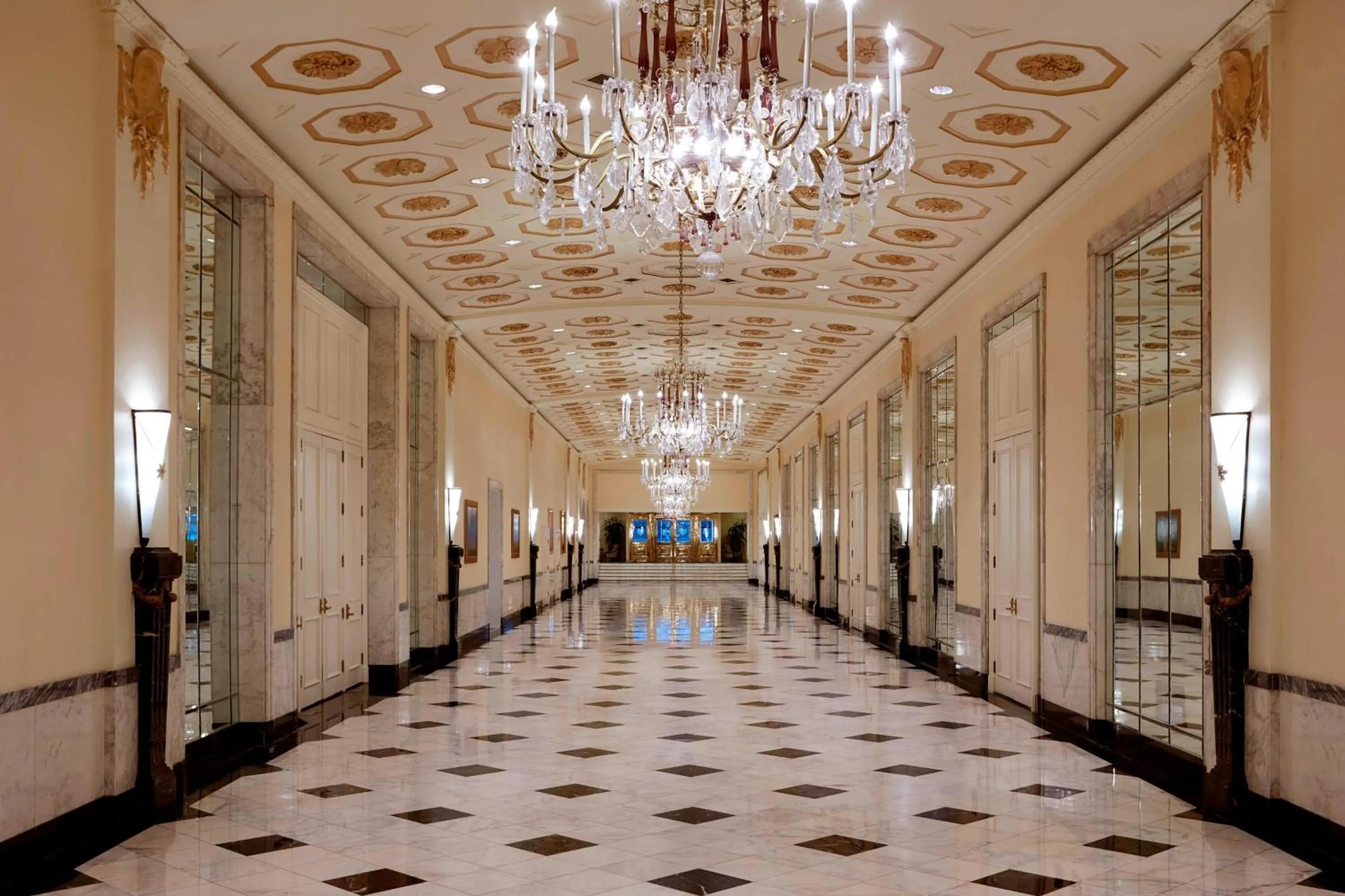 Meeting/conference room in The Mayflower Hotel, Autograph Collection