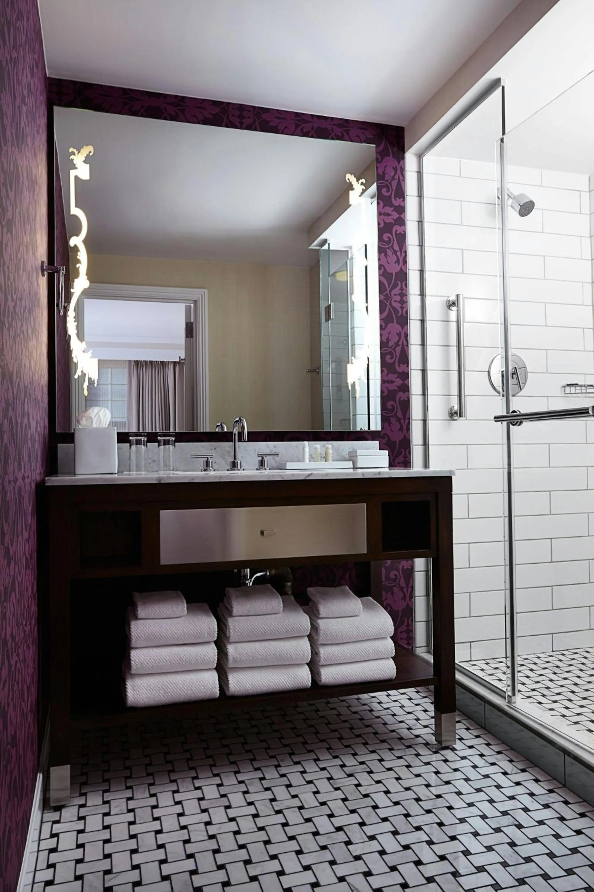 Bathroom in The Mayflower Hotel, Autograph Collection