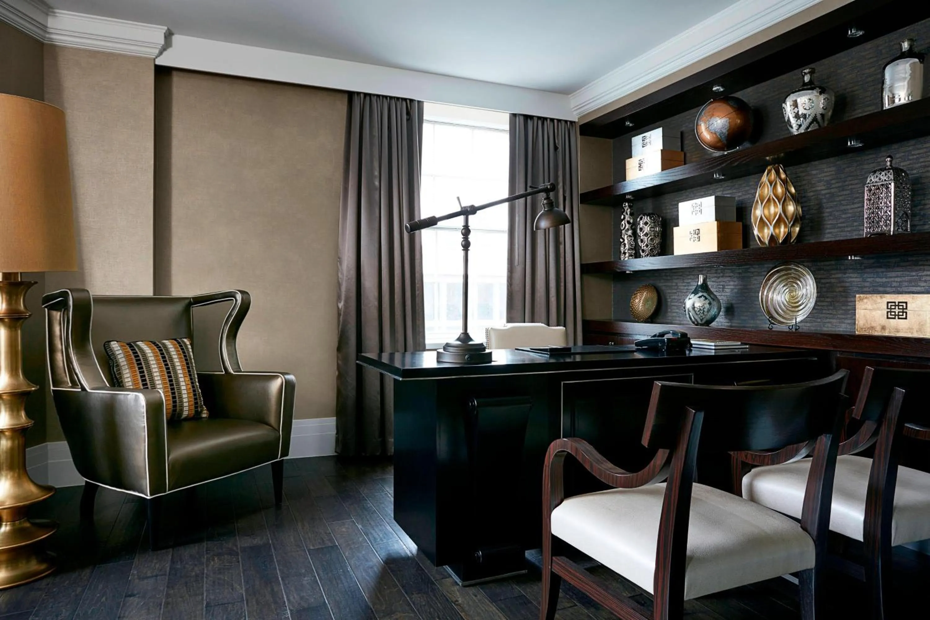 Photo of the whole room in The Mayflower Hotel, Autograph Collection