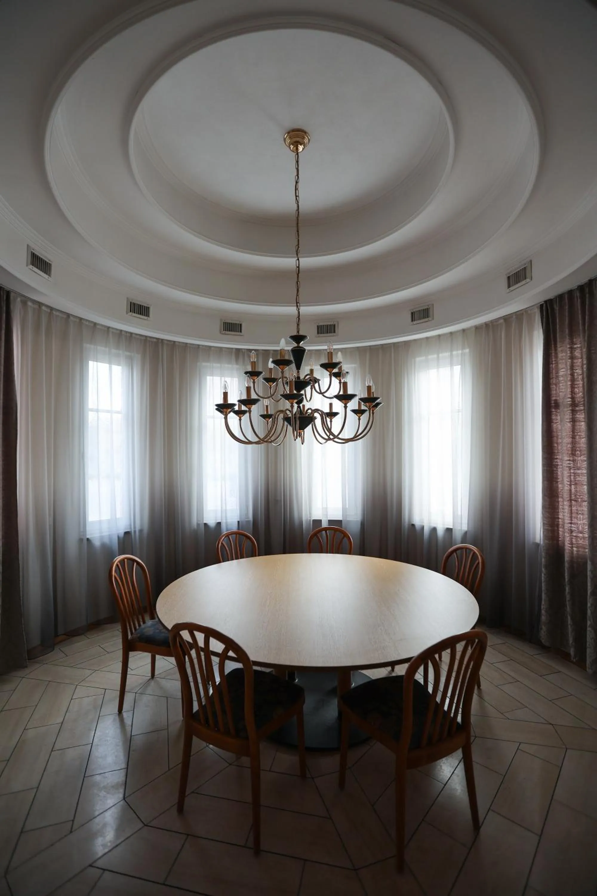 Restaurant/places to eat in Arthotel ANA Flair