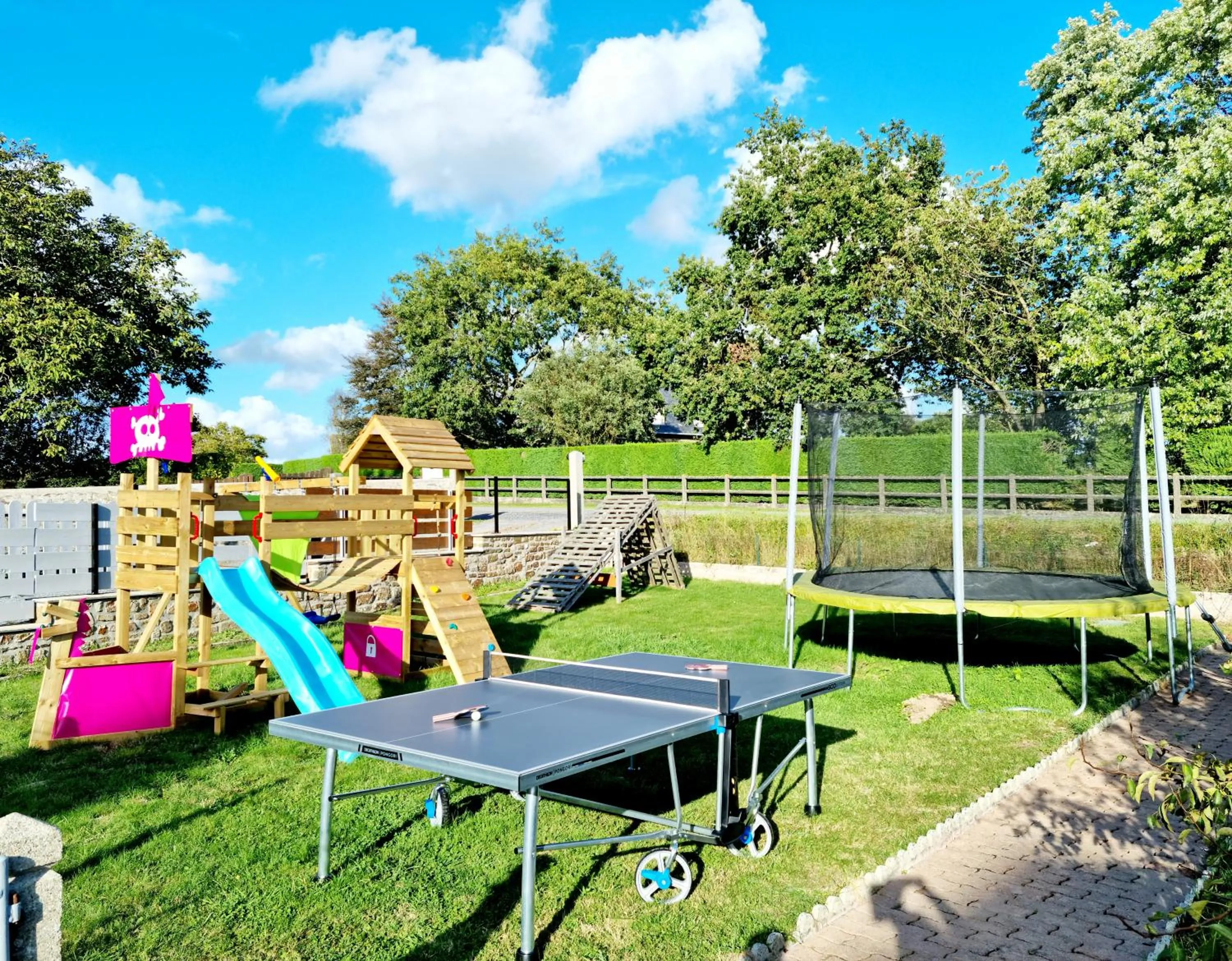 Children play ground in La Manch'hôtes