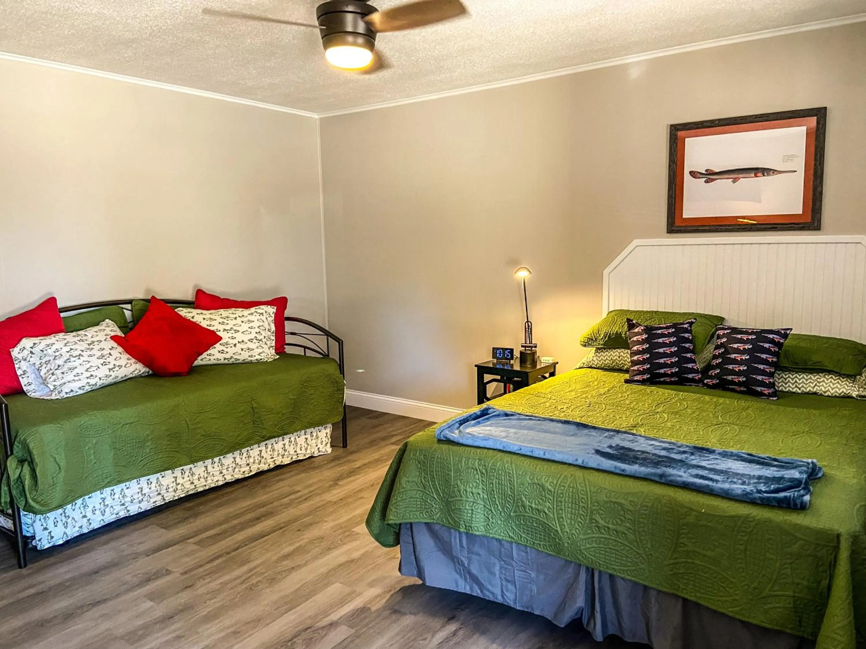 Bed in Reel Inn and Lodge