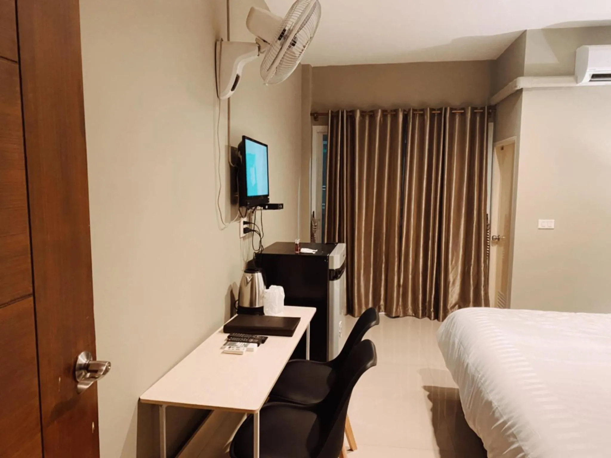 TV and multimedia, Bed in Kangaroo Residence Udonthani