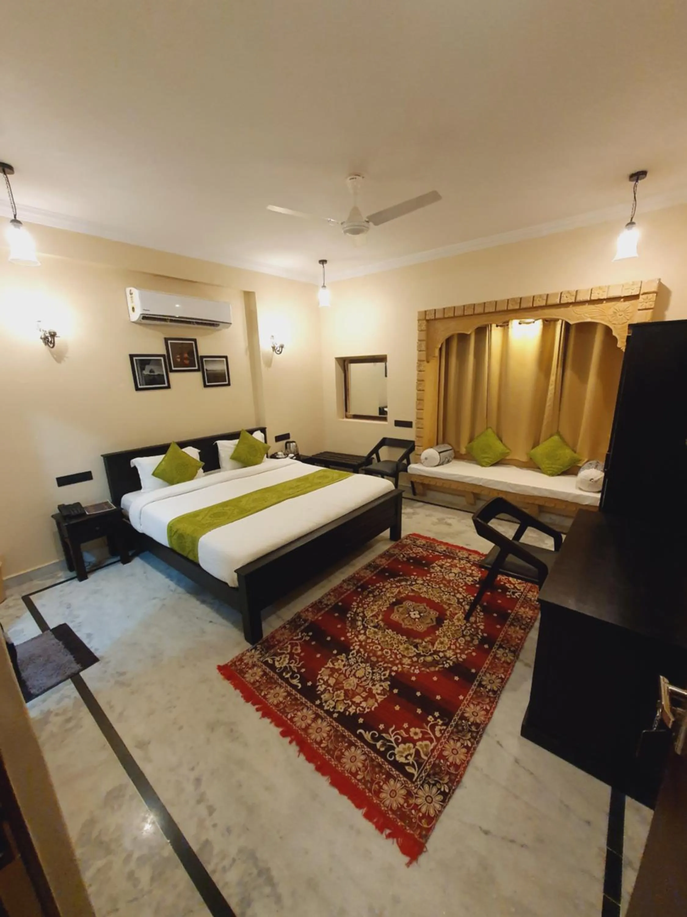 Photo of the whole room, Bed in Hotel Vasshifa Palace