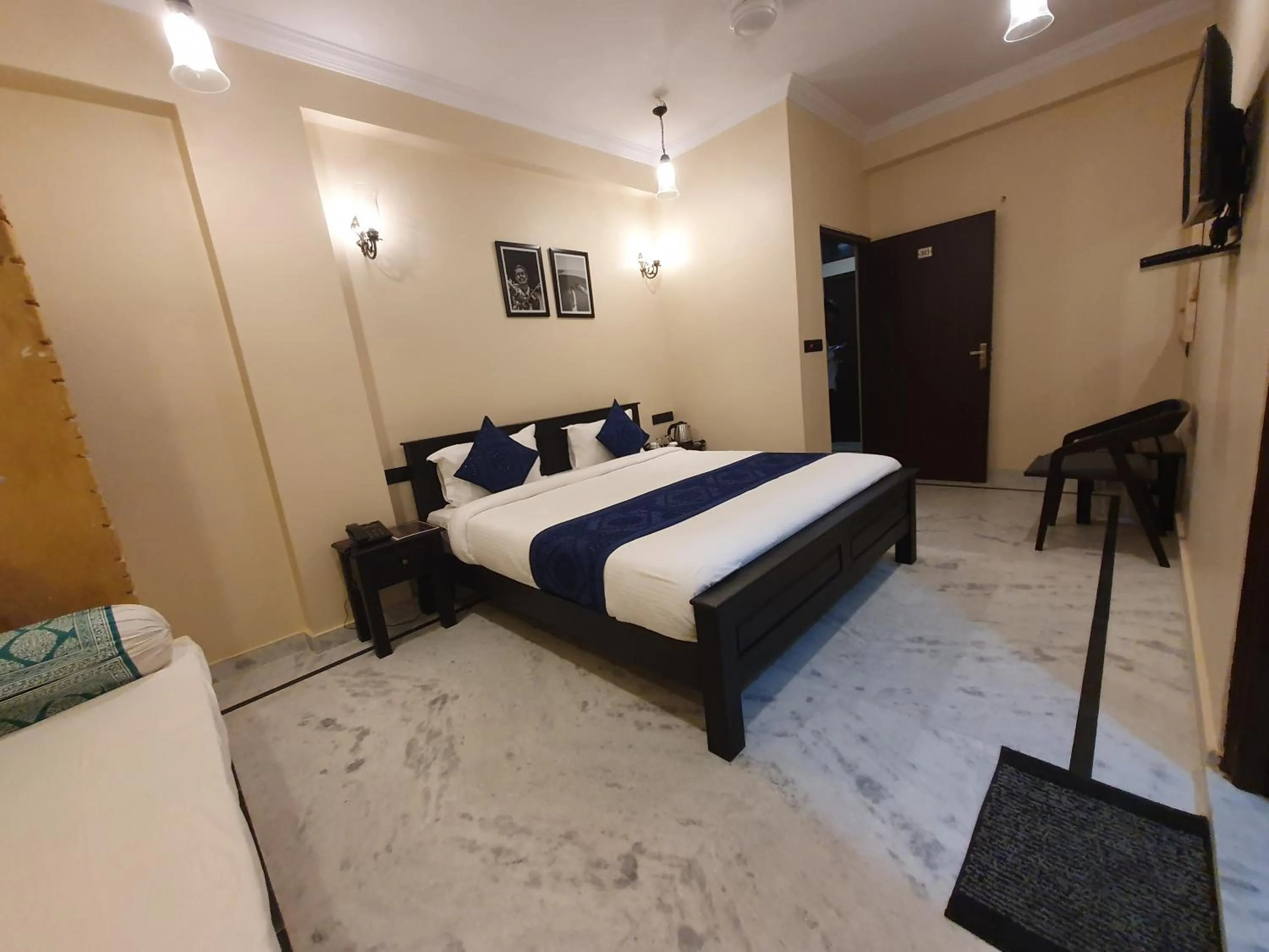 Bedroom, Bed in Hotel Vasshifa Palace