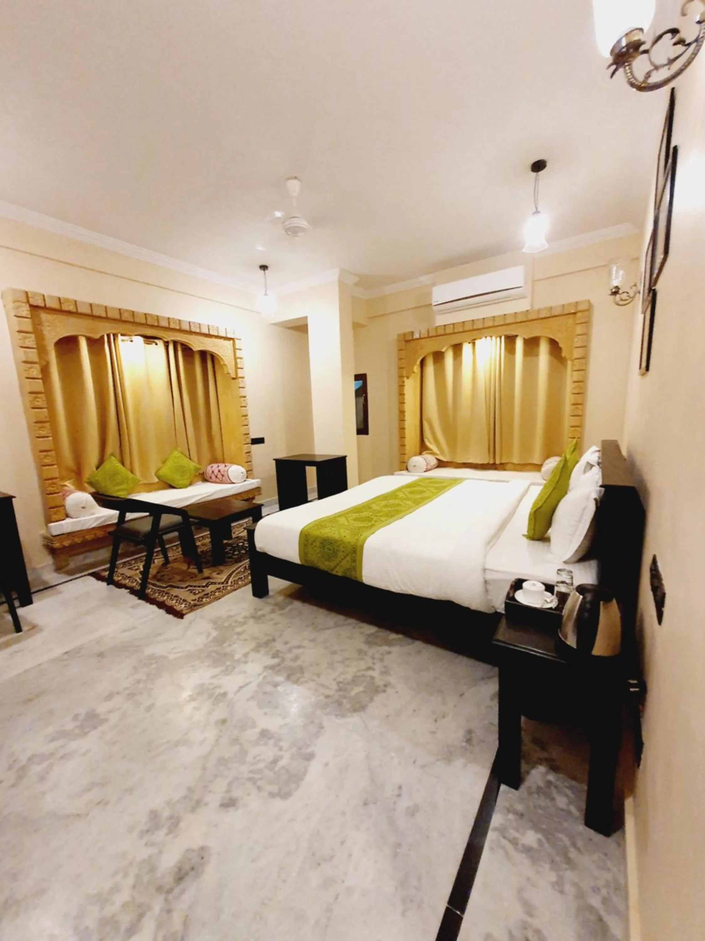 Photo of the whole room, Bed in Hotel Vasshifa Palace