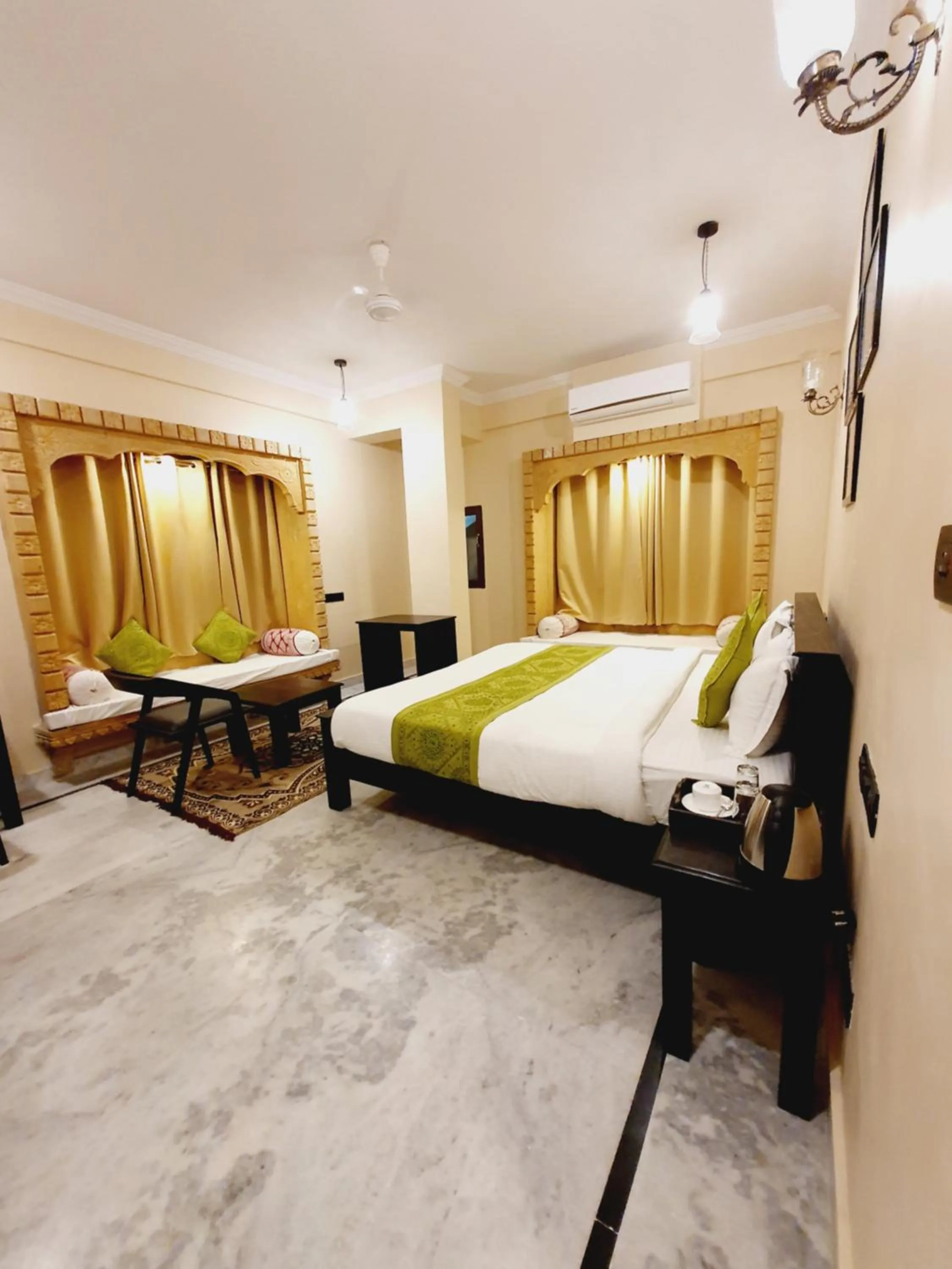 Bedroom, Bed in Hotel Vasshifa Palace