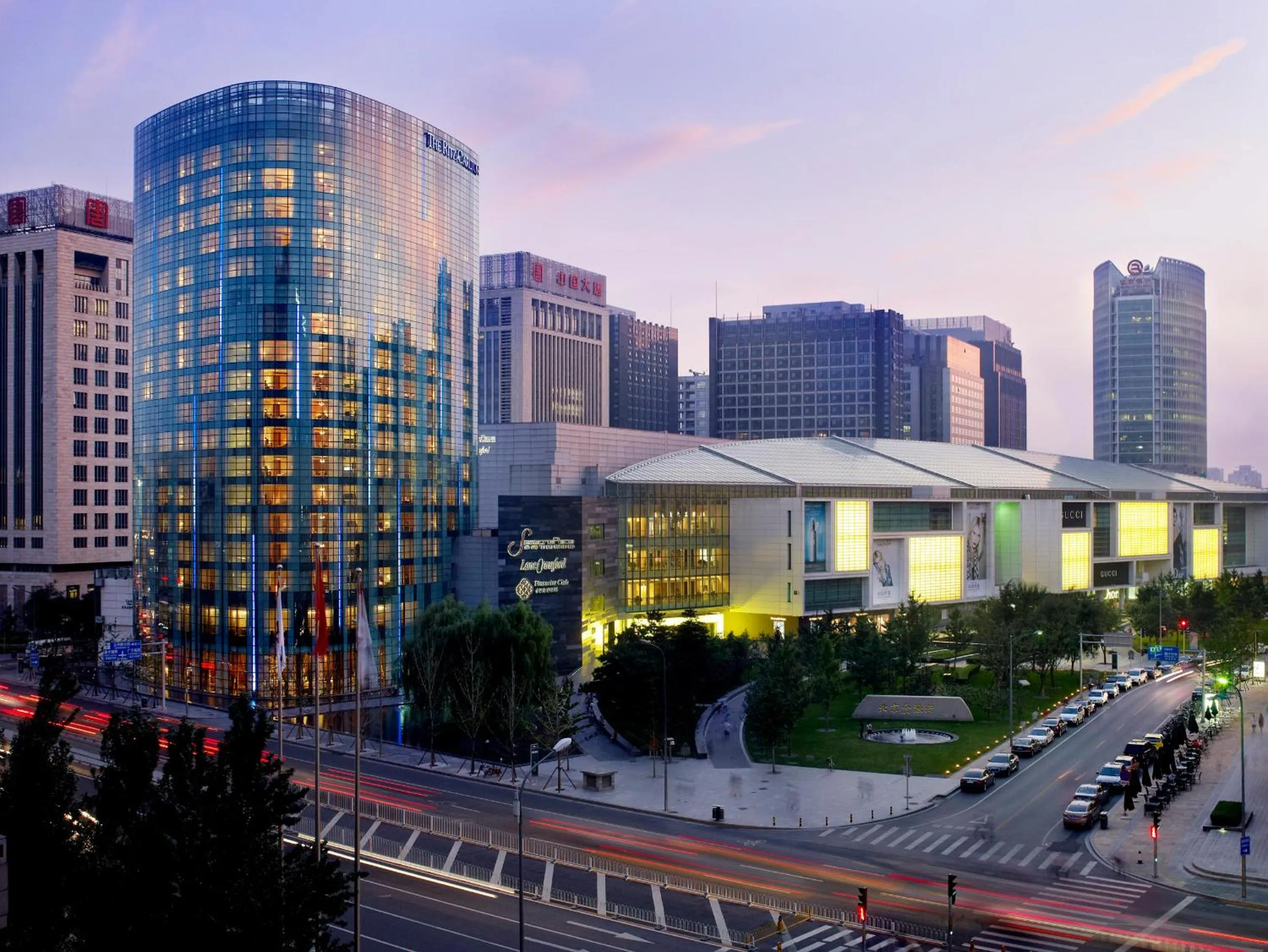 Property building in The Ritz-Carlton Beijing, Financial Street
