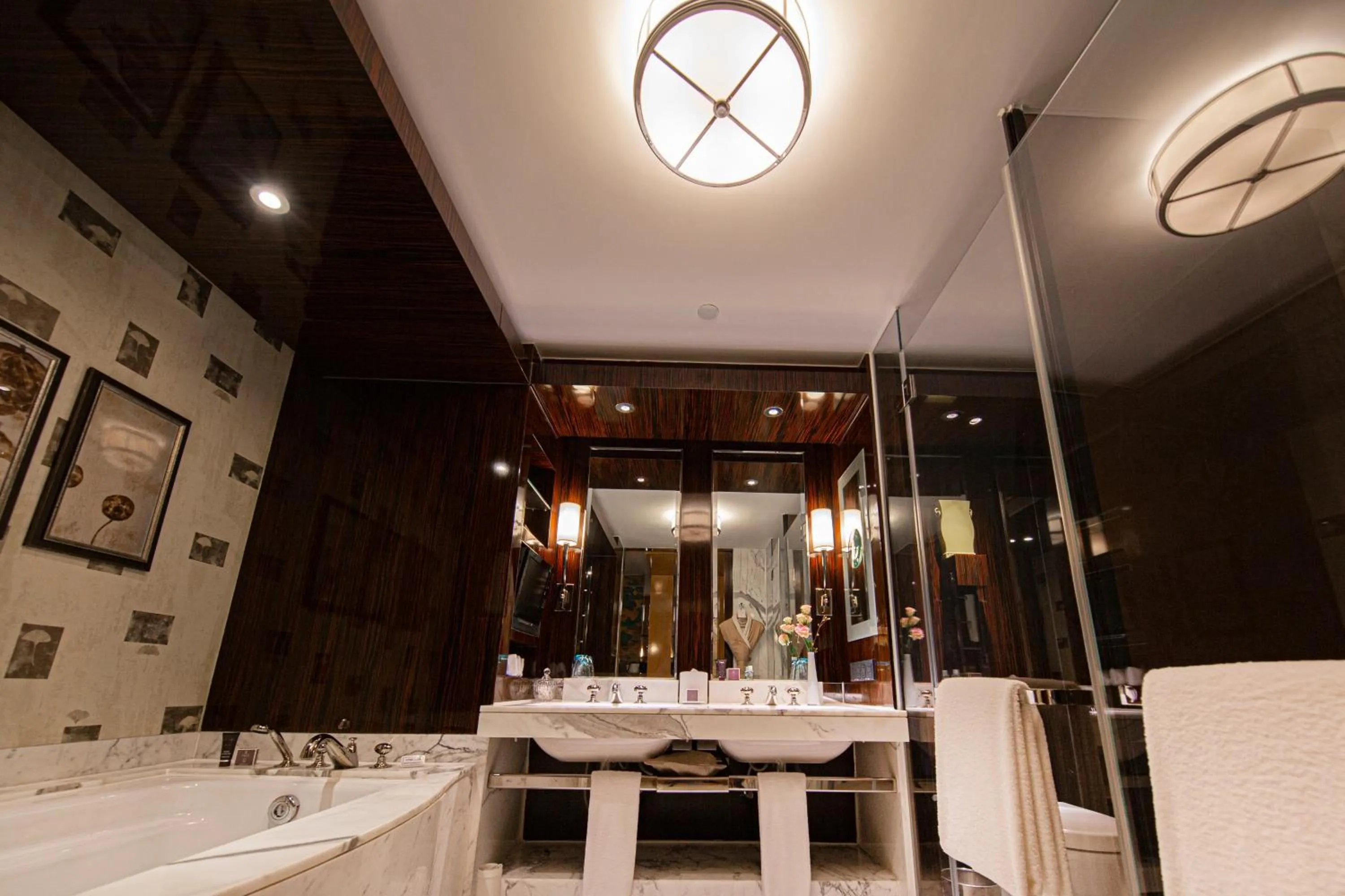 Toilet in The Ritz-Carlton Beijing, Financial Street