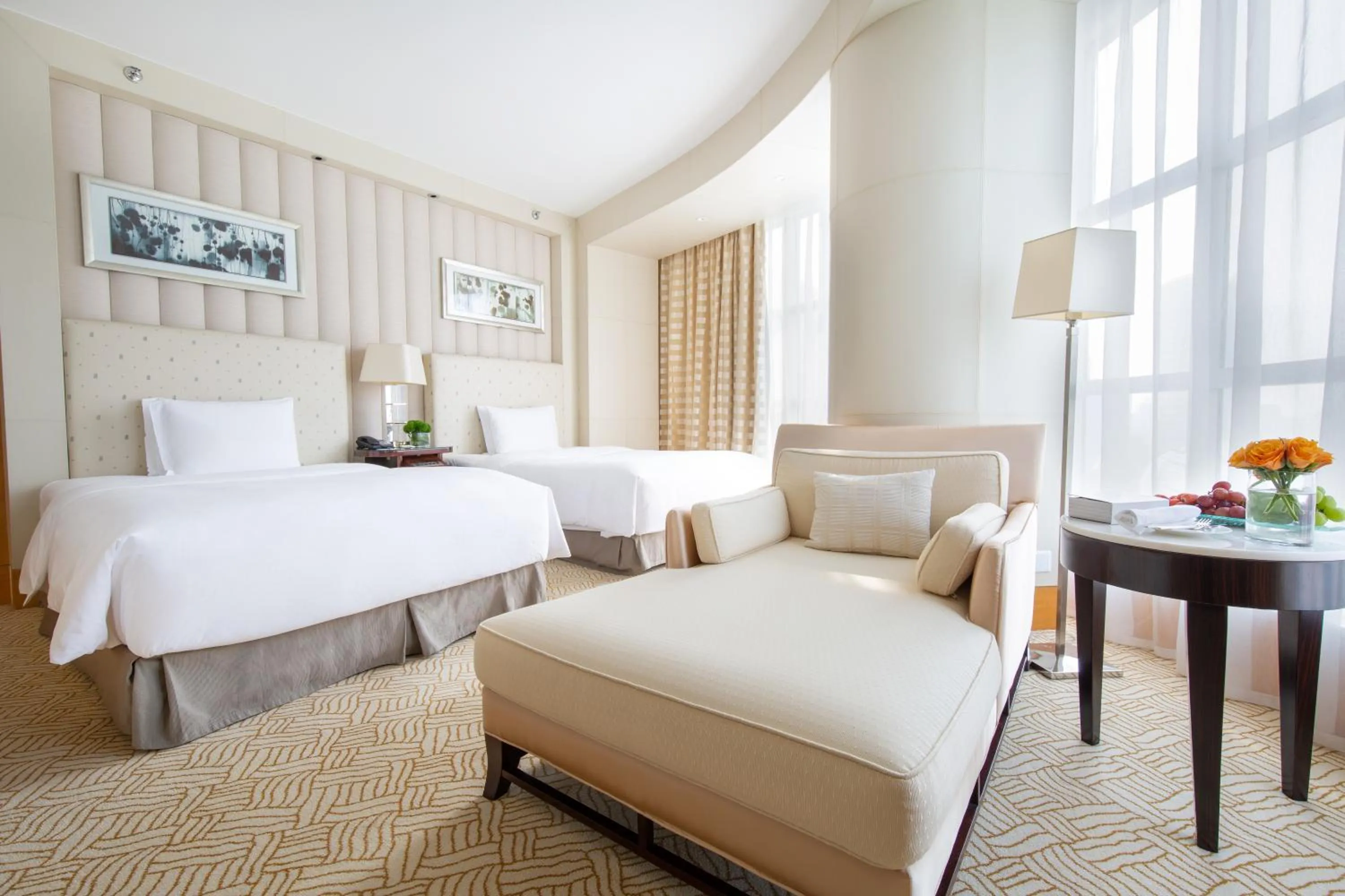 Bedroom, Bed in The Ritz-Carlton Beijing, Financial Street