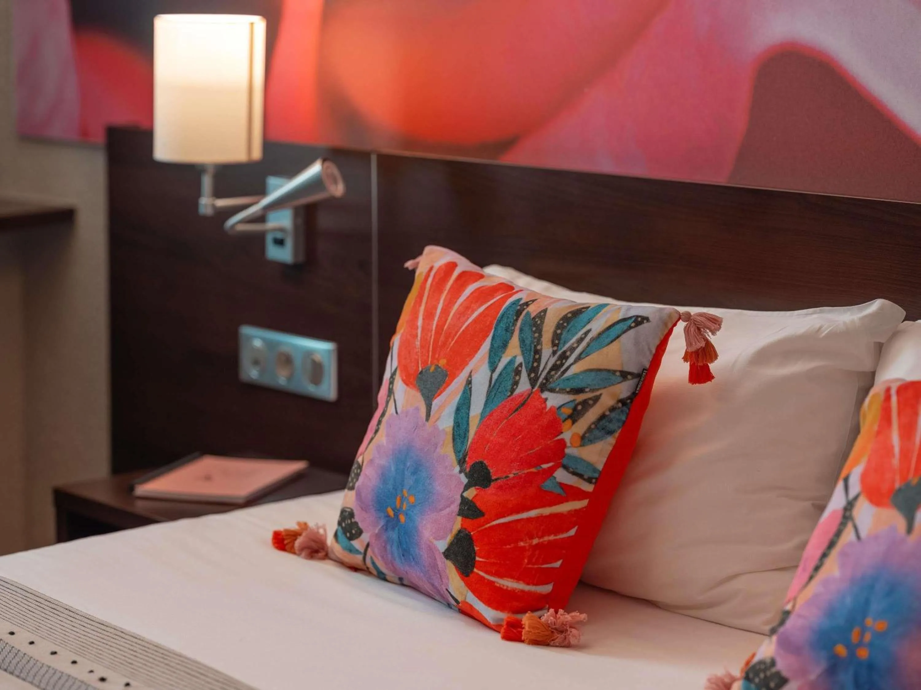 Bedroom, Bed in ibis Styles Fontenay