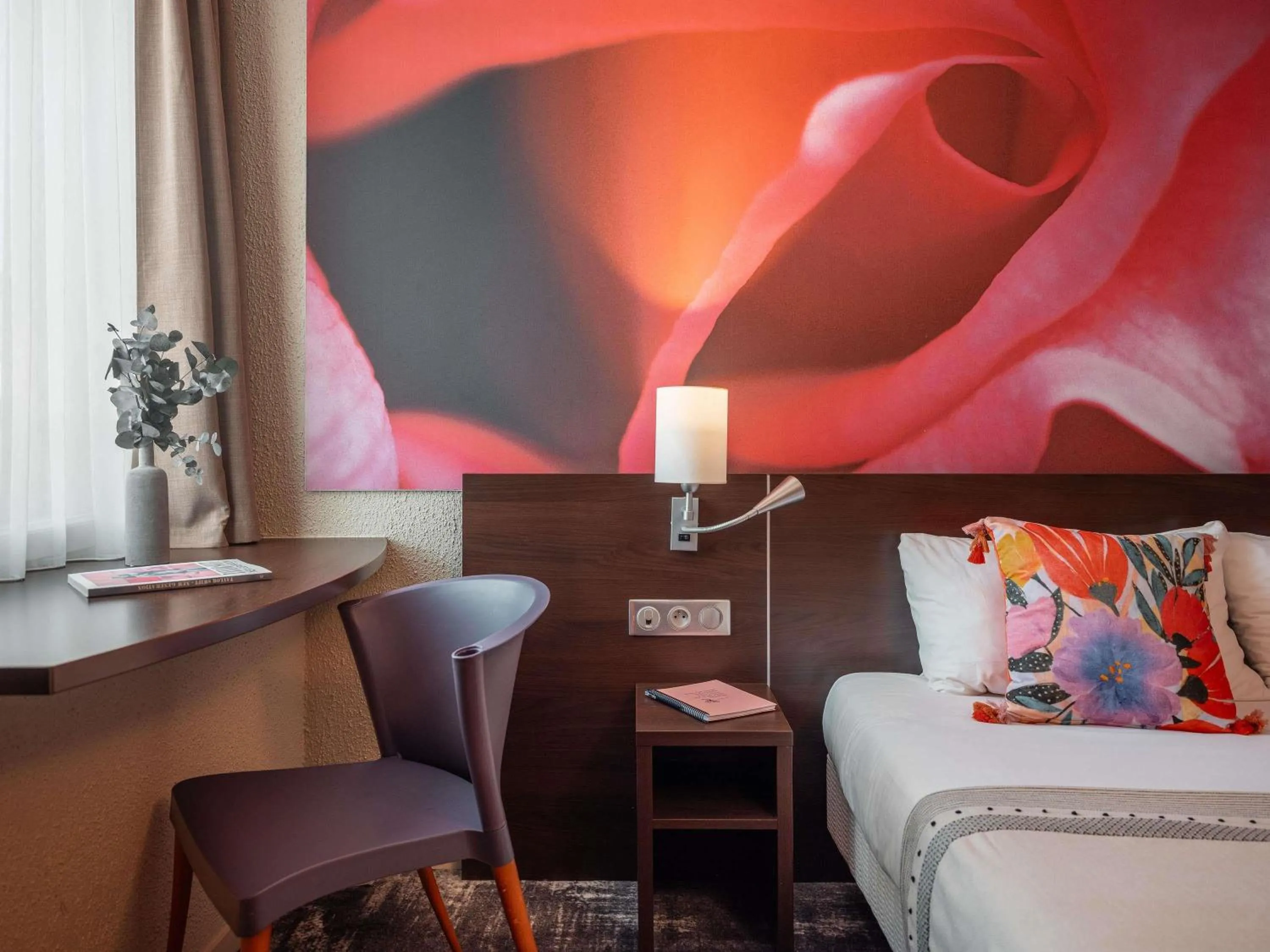 Bedroom, Bed in ibis Styles Fontenay