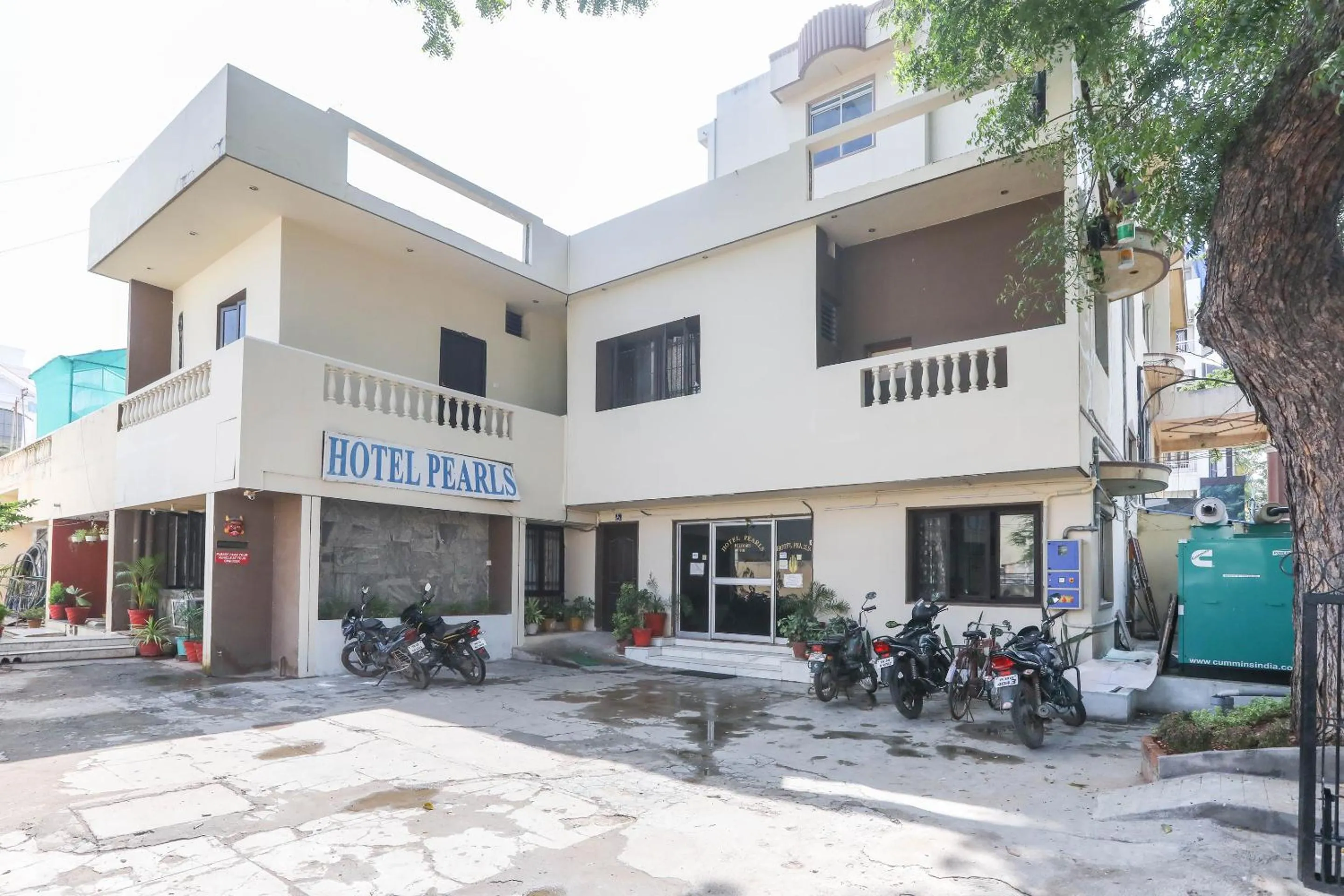 Facade/entrance in Hotel Pearls