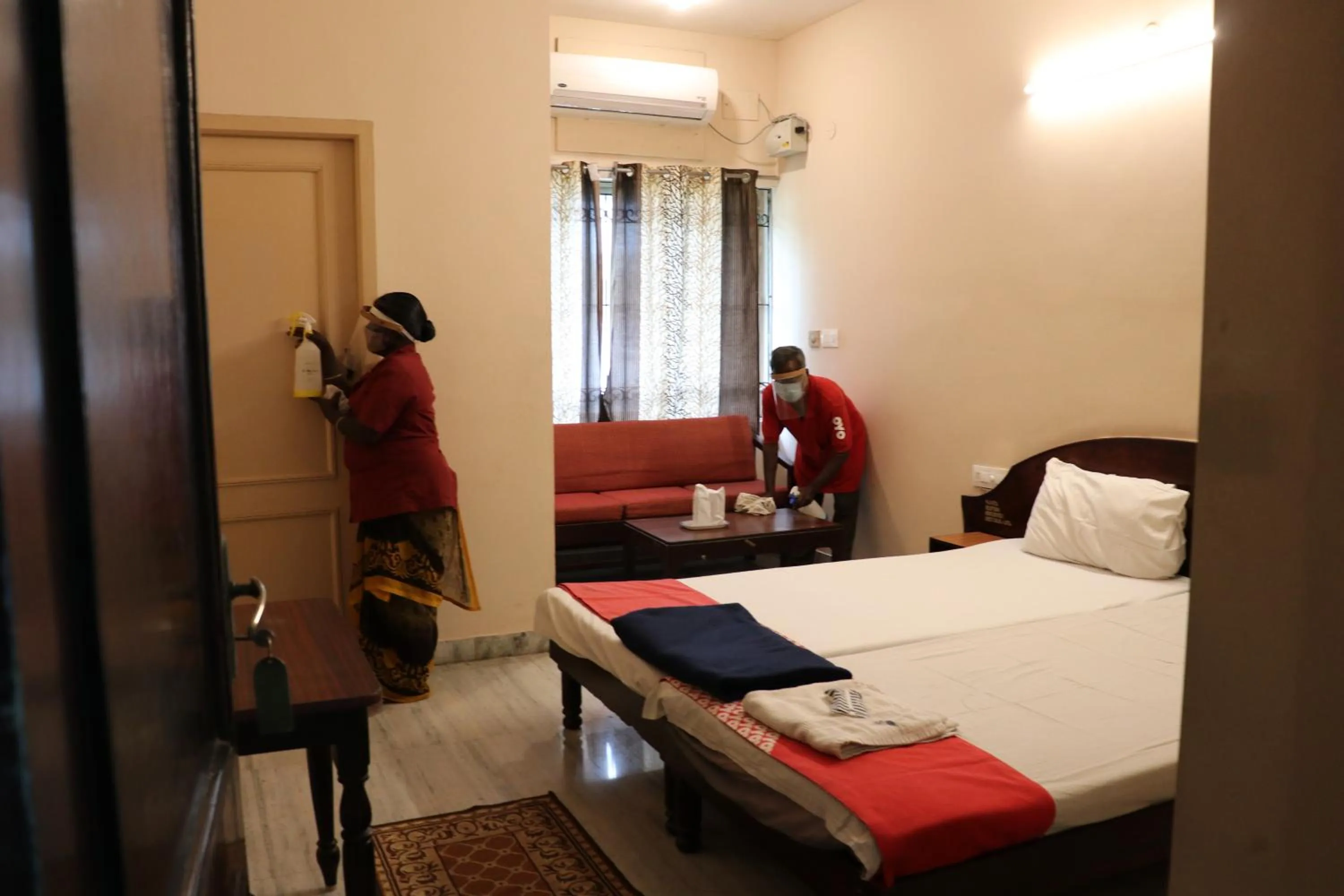 Staff in Hotel Pearls