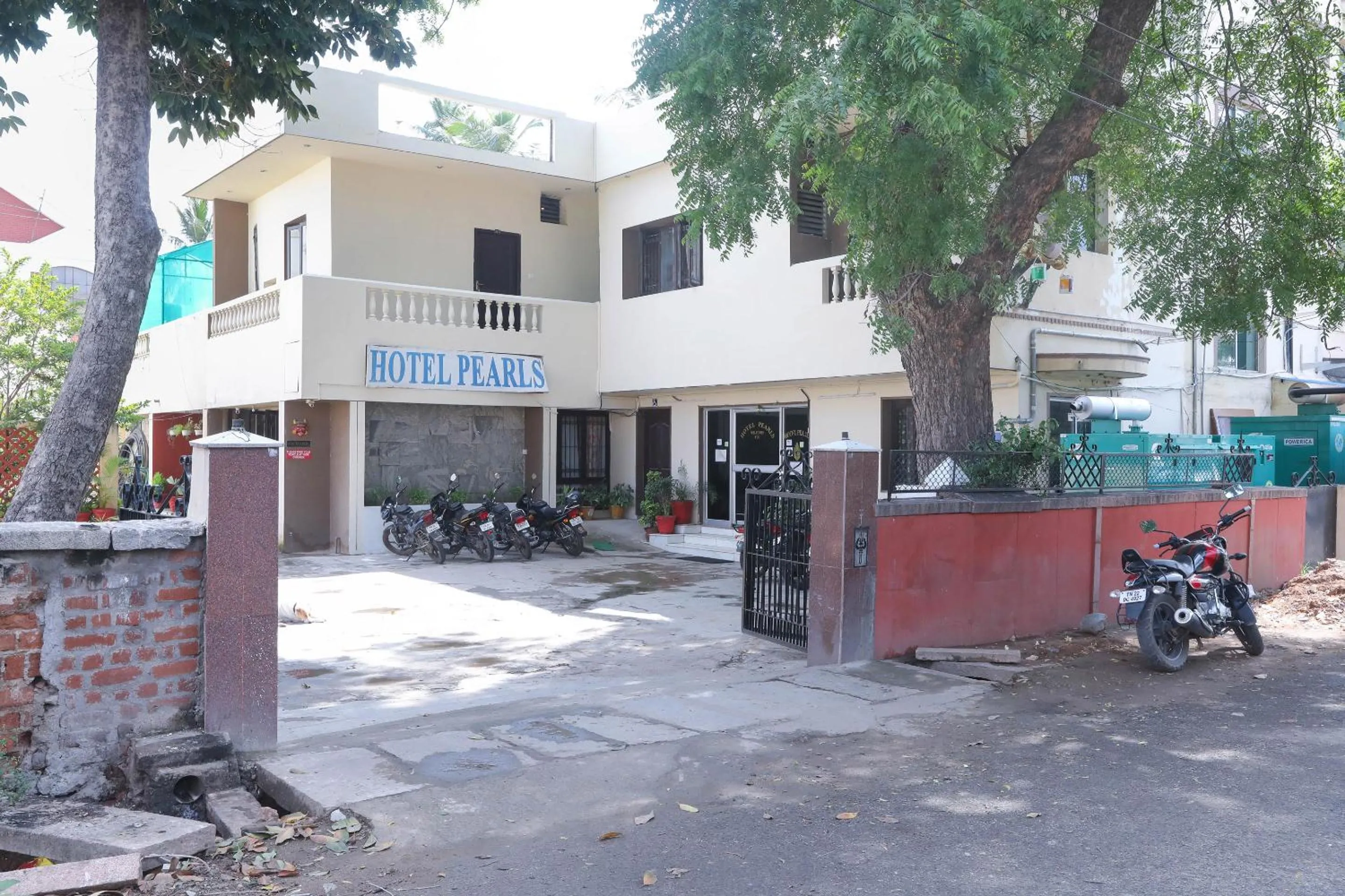 Facade/entrance in Hotel Pearls