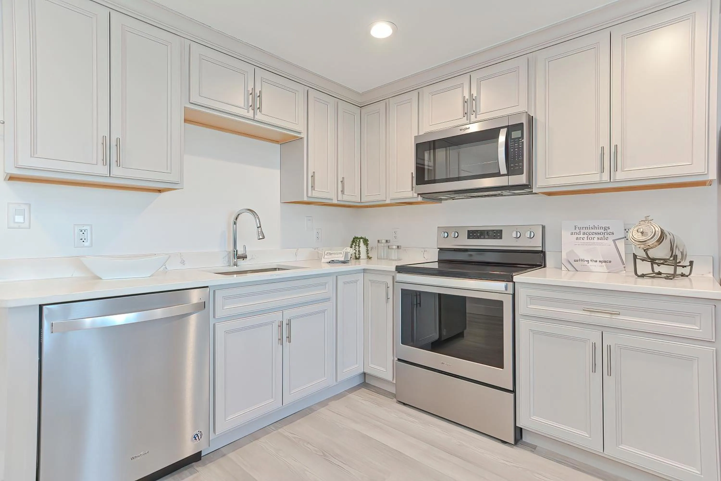 Harbourtown Suites on Plymouth Harbor