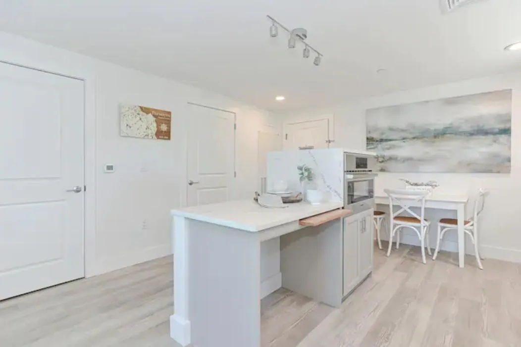 Harbourtown Suites on Plymouth Harbor