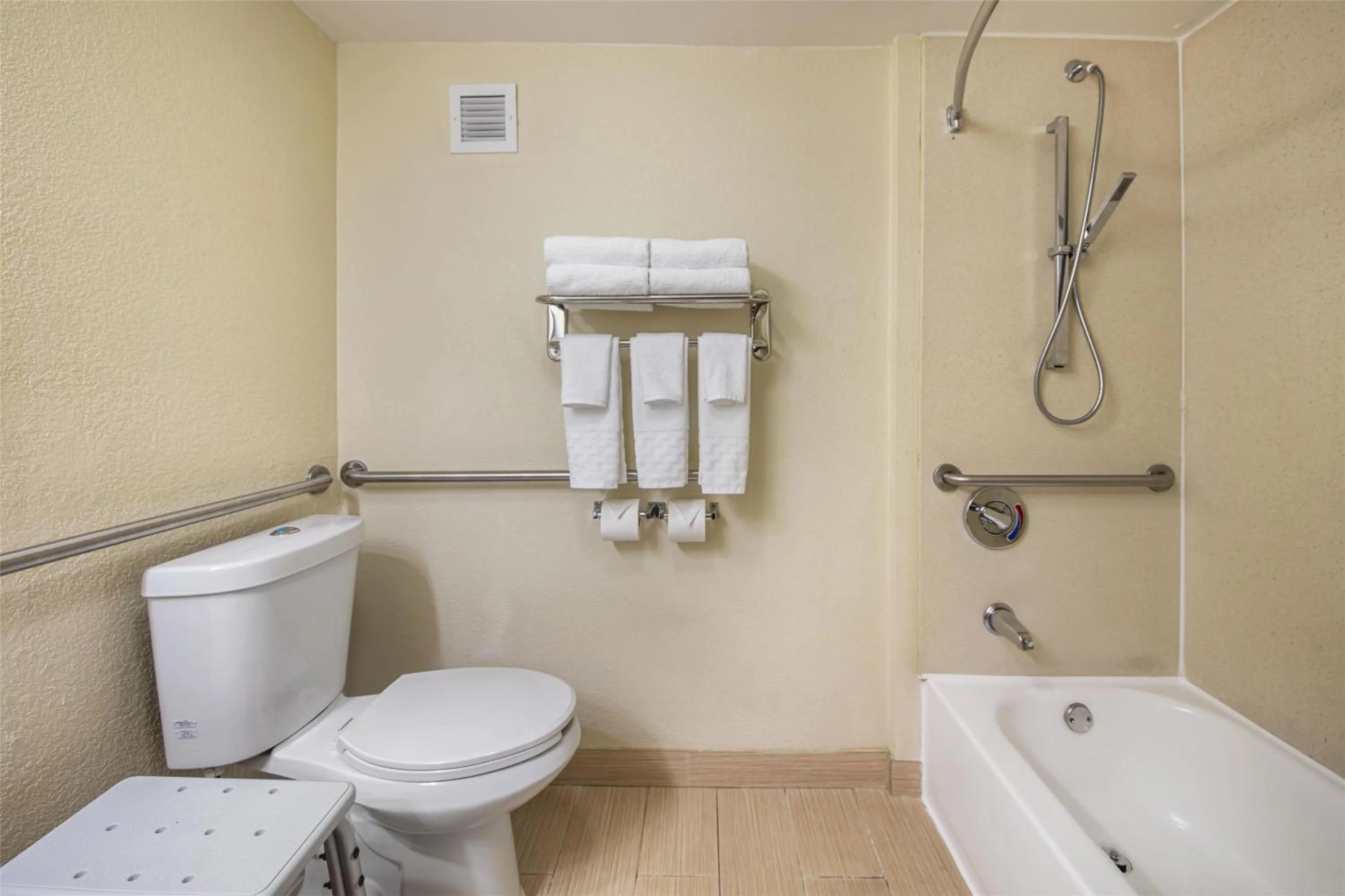 Bathroom in Best Western Plus North Miami-Bal Harbour