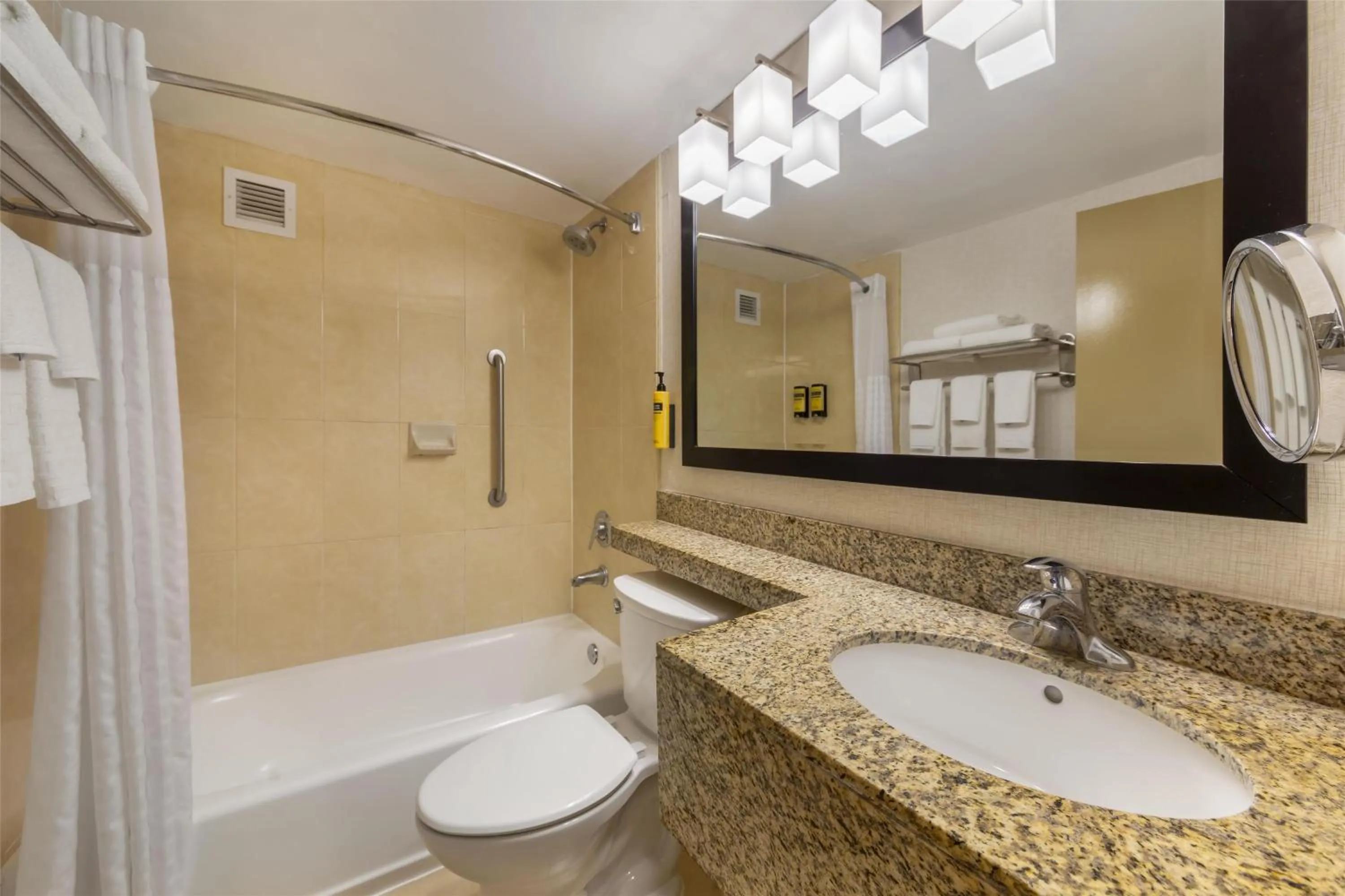 Bathroom in Best Western Plus North Miami-Bal Harbour