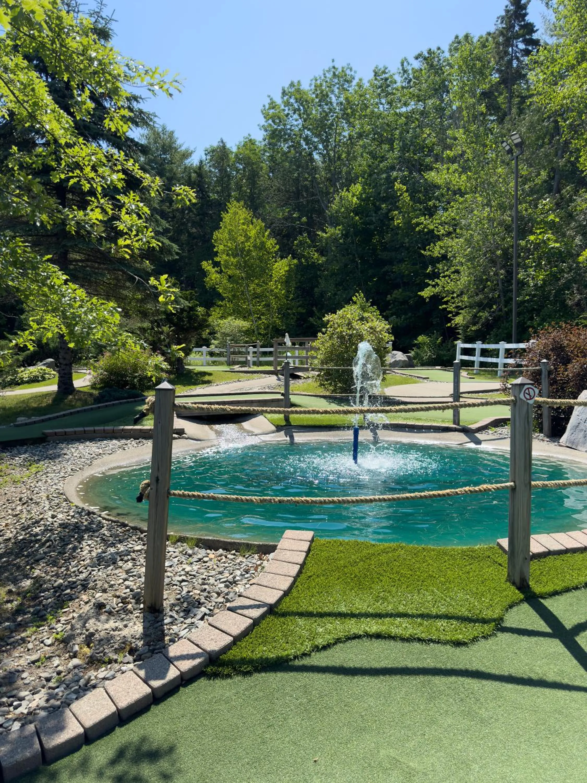 Minigolf in Country Inn at Camden Rockport