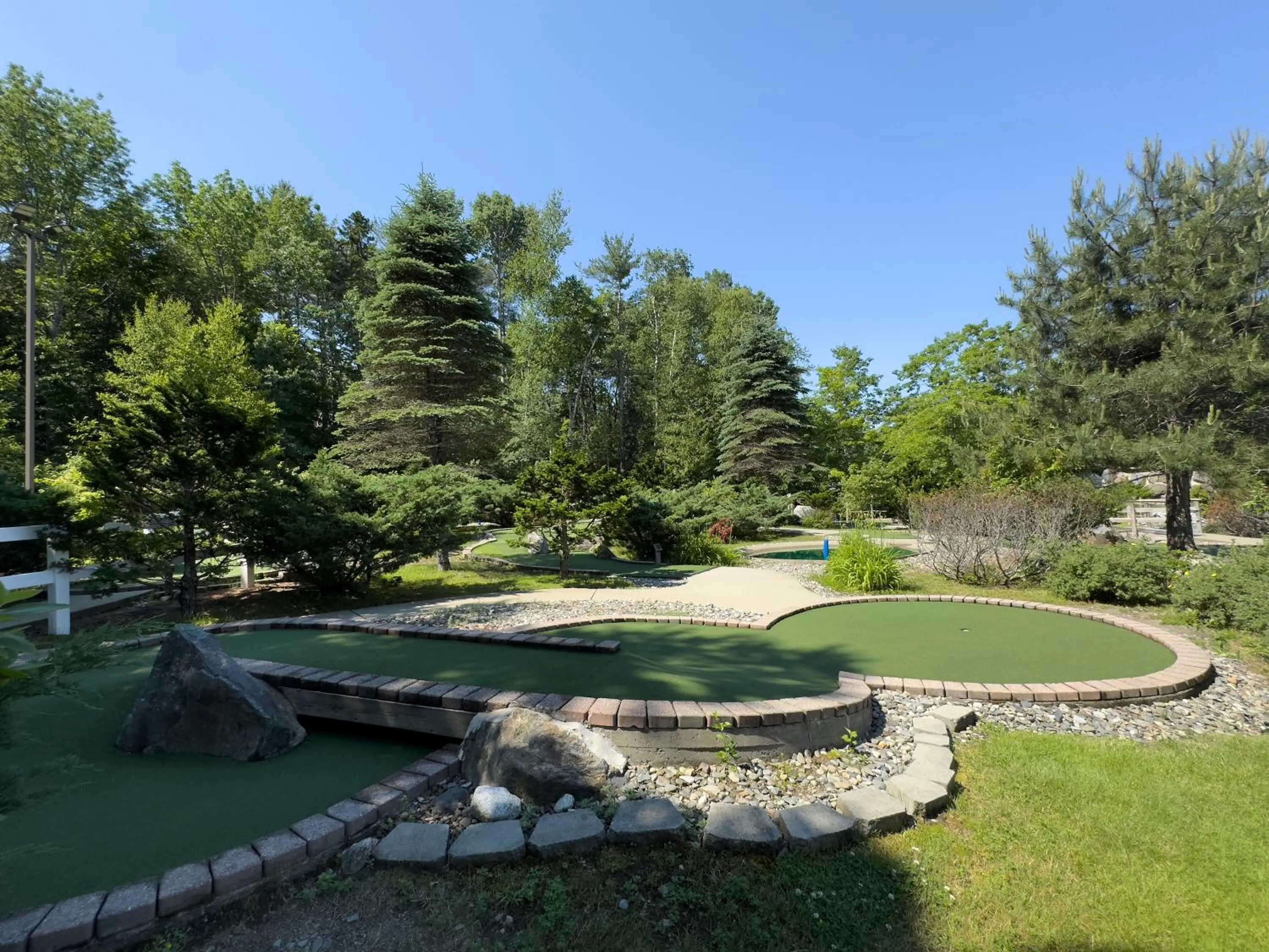 Minigolf in Country Inn at Camden Rockport