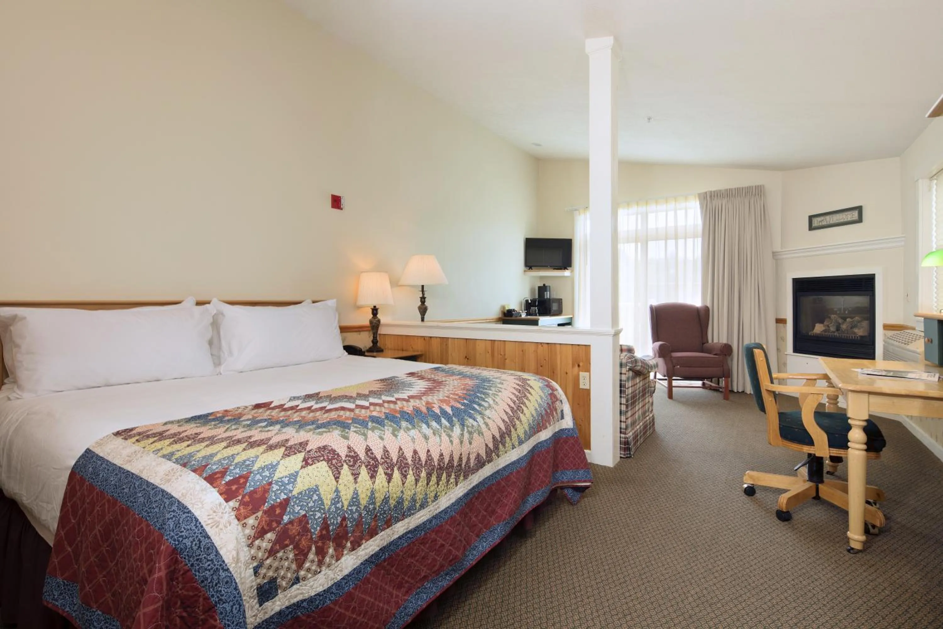 Photo of the whole room, Bed in Country Inn at Camden Rockport
