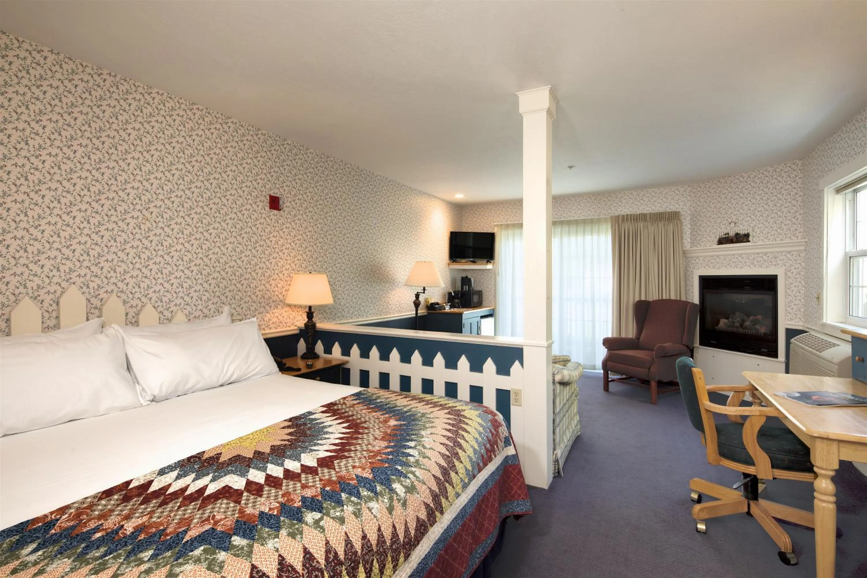 Photo of the whole room, Bed in Country Inn at Camden Rockport