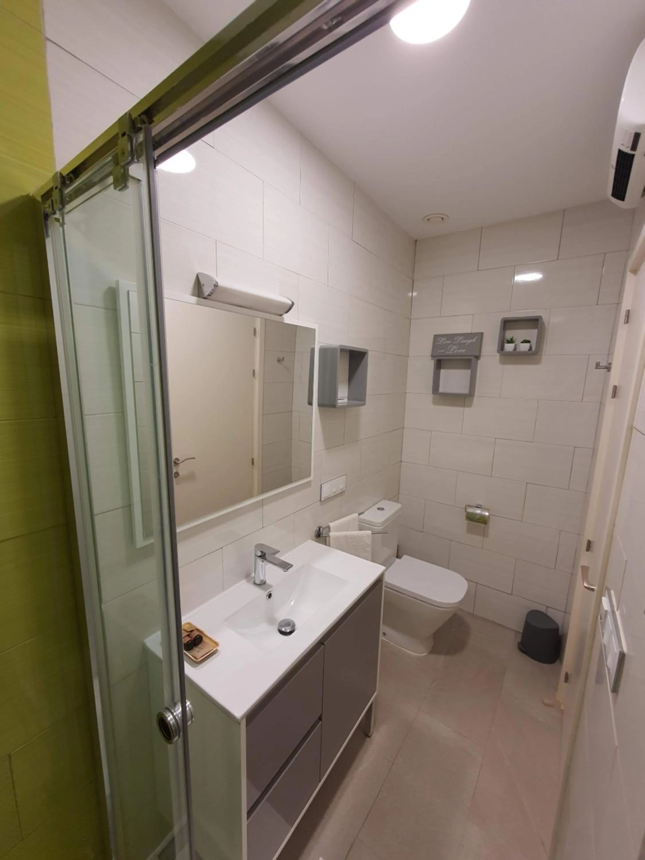 Bathroom in Can Costals Cerezo