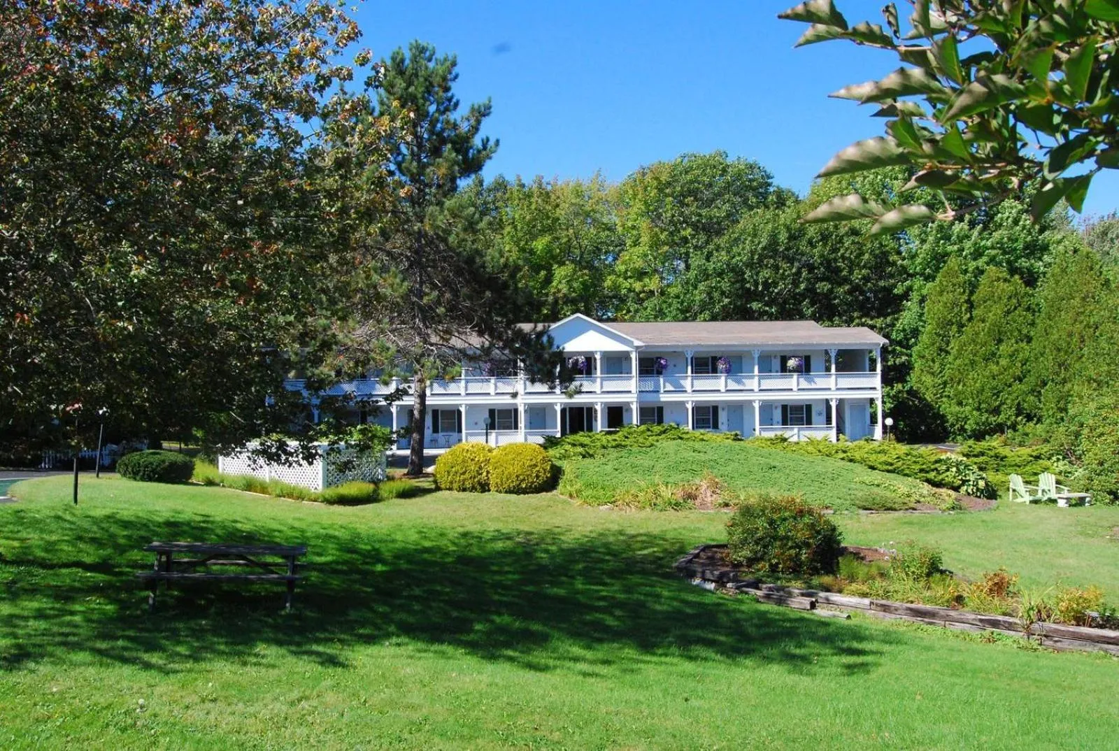 Cedar Crest Inn