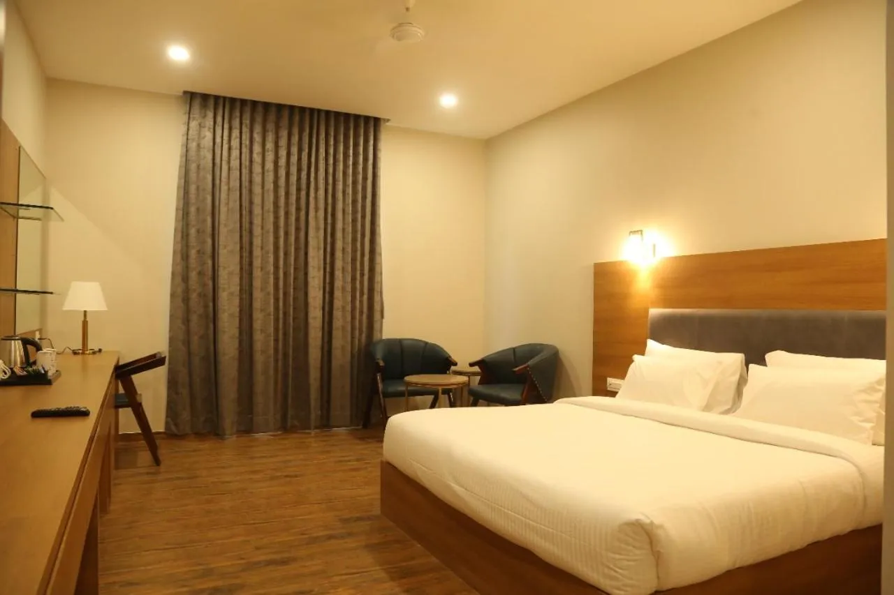 Bedroom, Bed in Hotel BMD The Grand