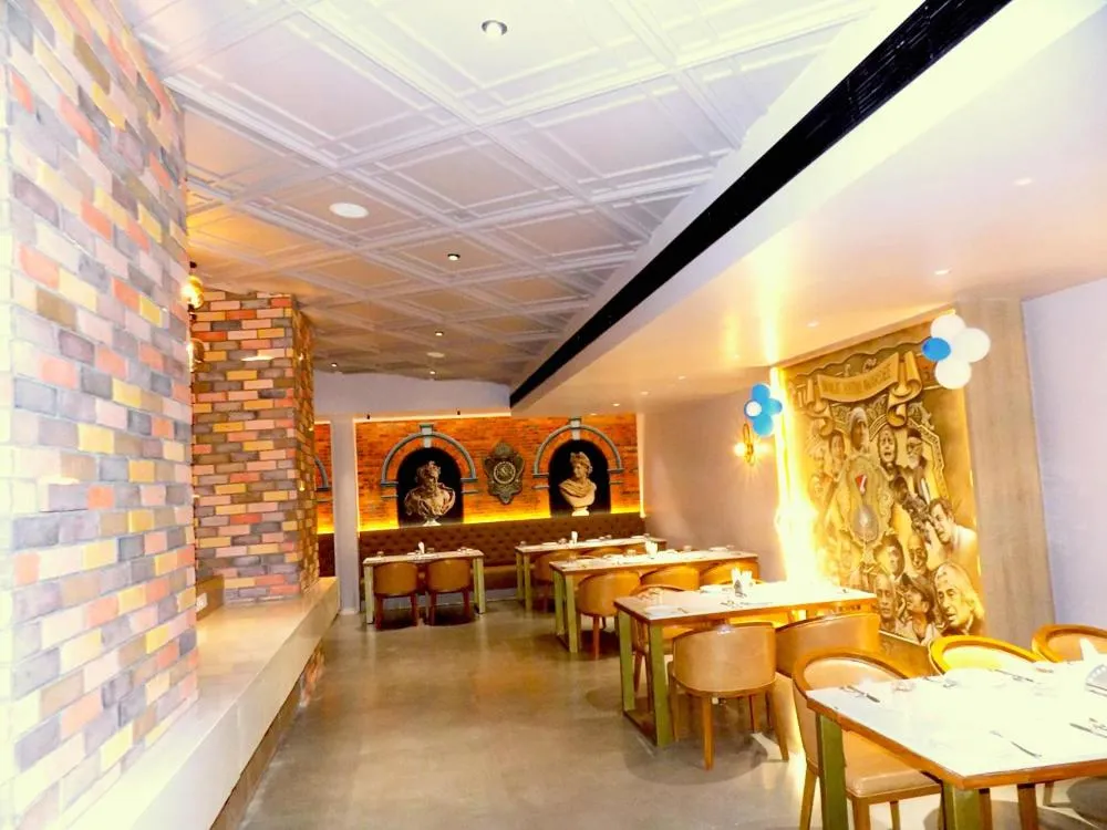 Restaurant/places to eat in Hotel BMD The Grand