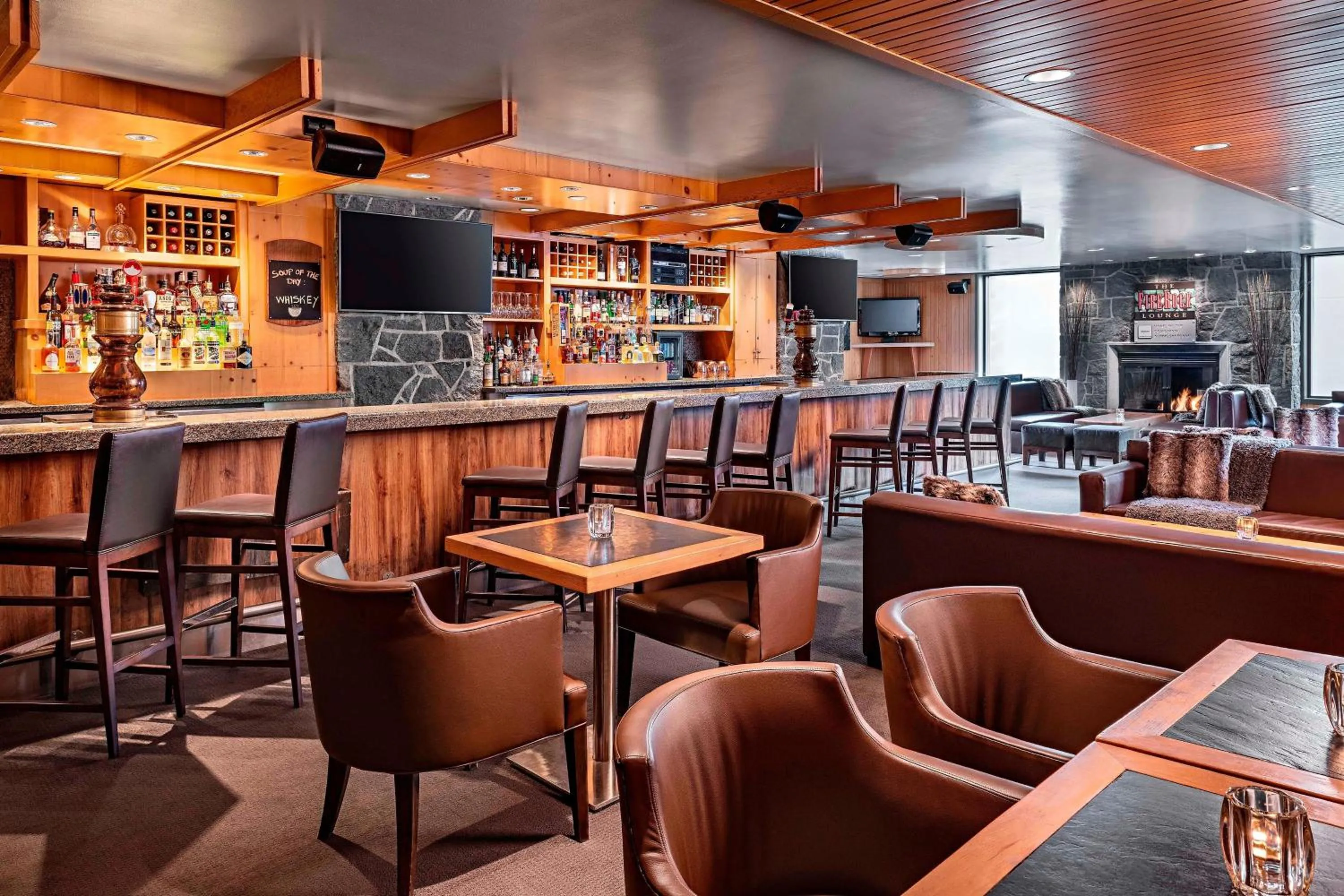 Lounge or bar in The Westin Resort & Spa, Whistler